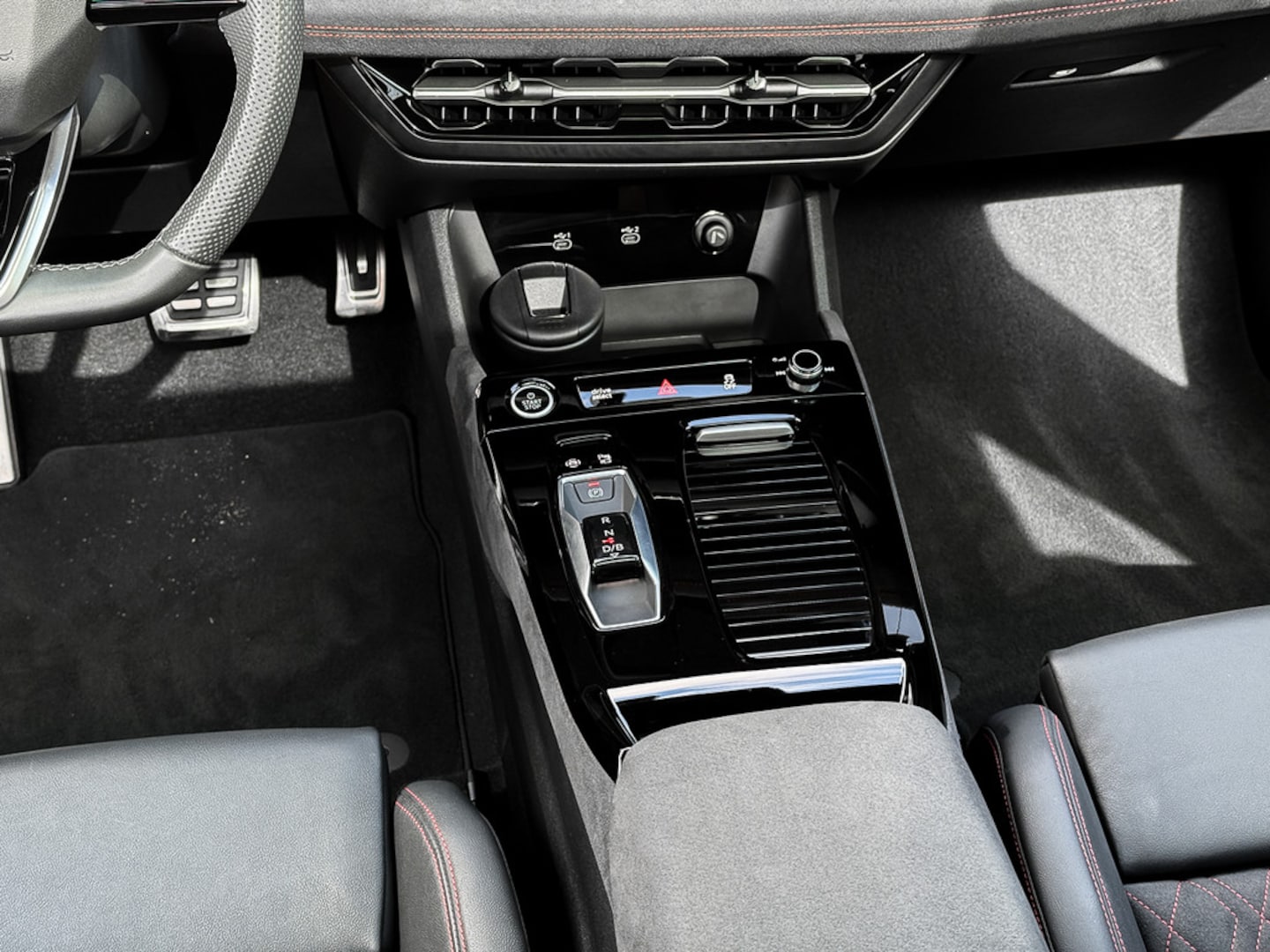 Bild über Audi Q6 SUV e-tron e-tron quattro - für weitere Informationen kontaktieren Sie den Audi Partner