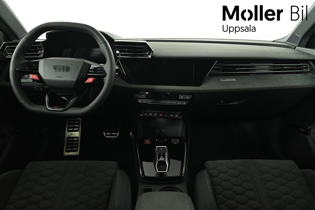 Bild som visar&nbsp;Audi RS 3 Sportback&nbsp;RS 3 Sportback 400 hk S tronic - för mer information kontakta din Audi Partner