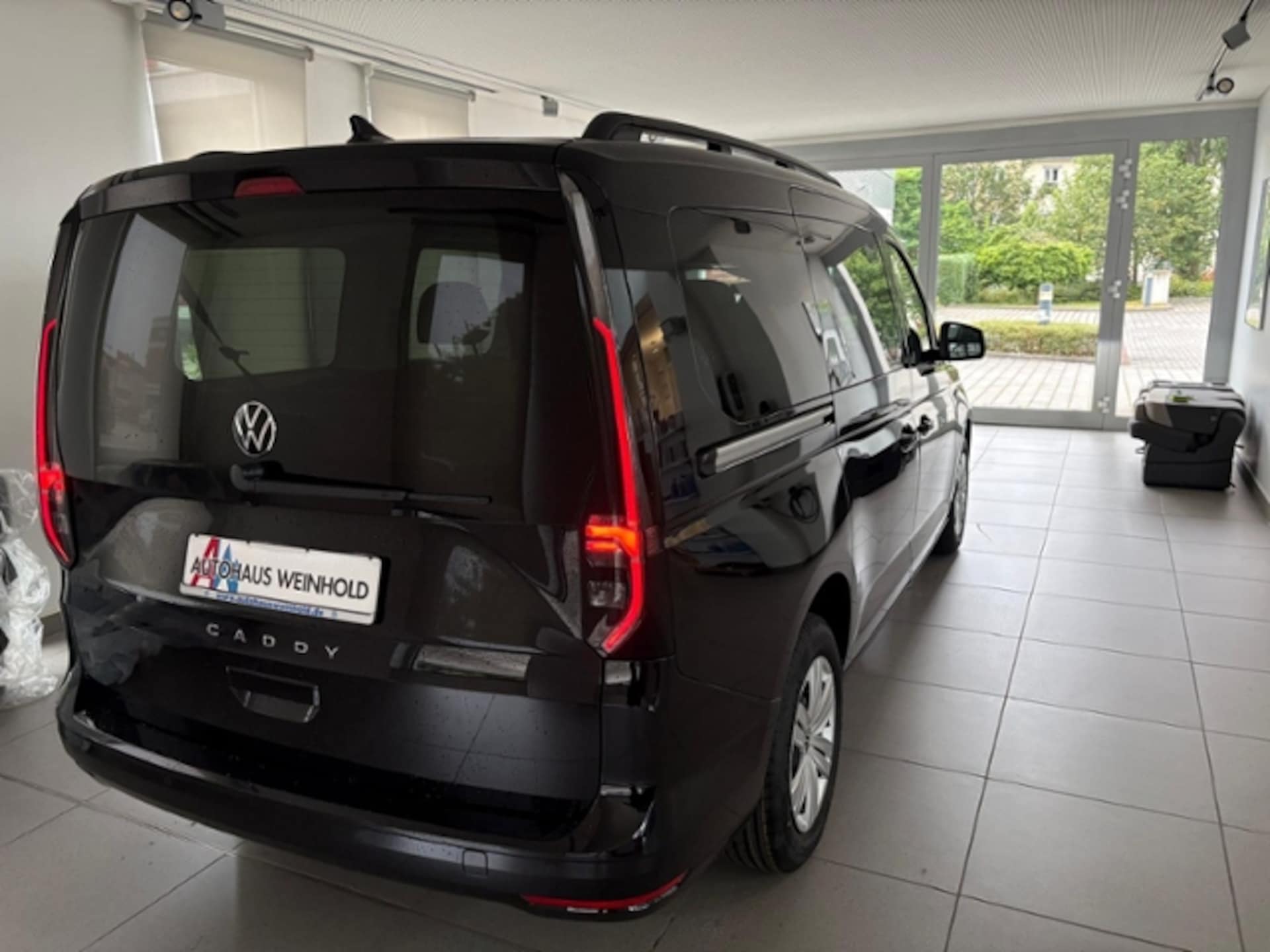 Volkswagen Caddy Maxi Basis-Modell