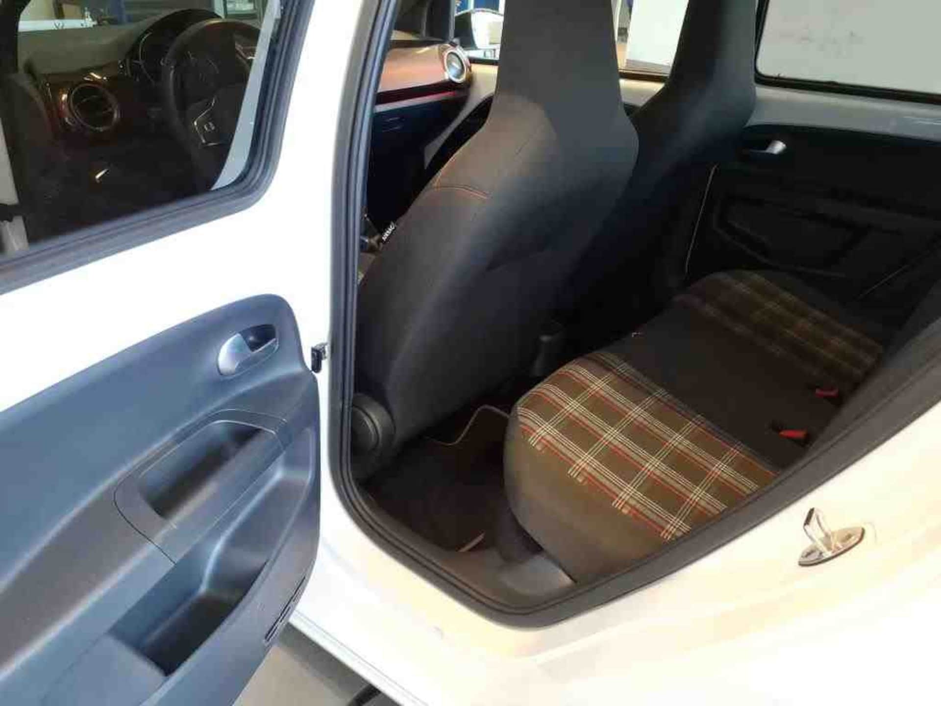 Volkswagen up! GTI