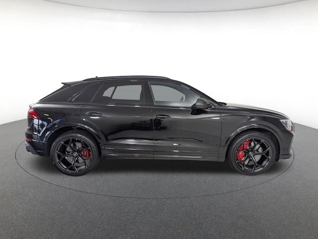 2025 Audi RS Q8 SUV performance