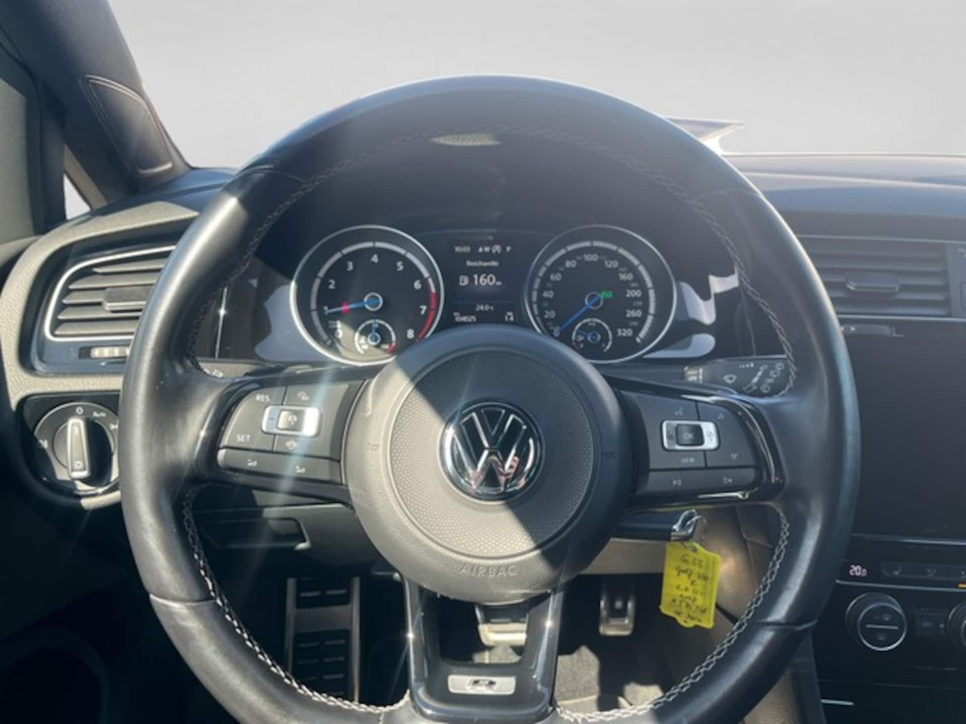 Volkswagen Golf Variant R