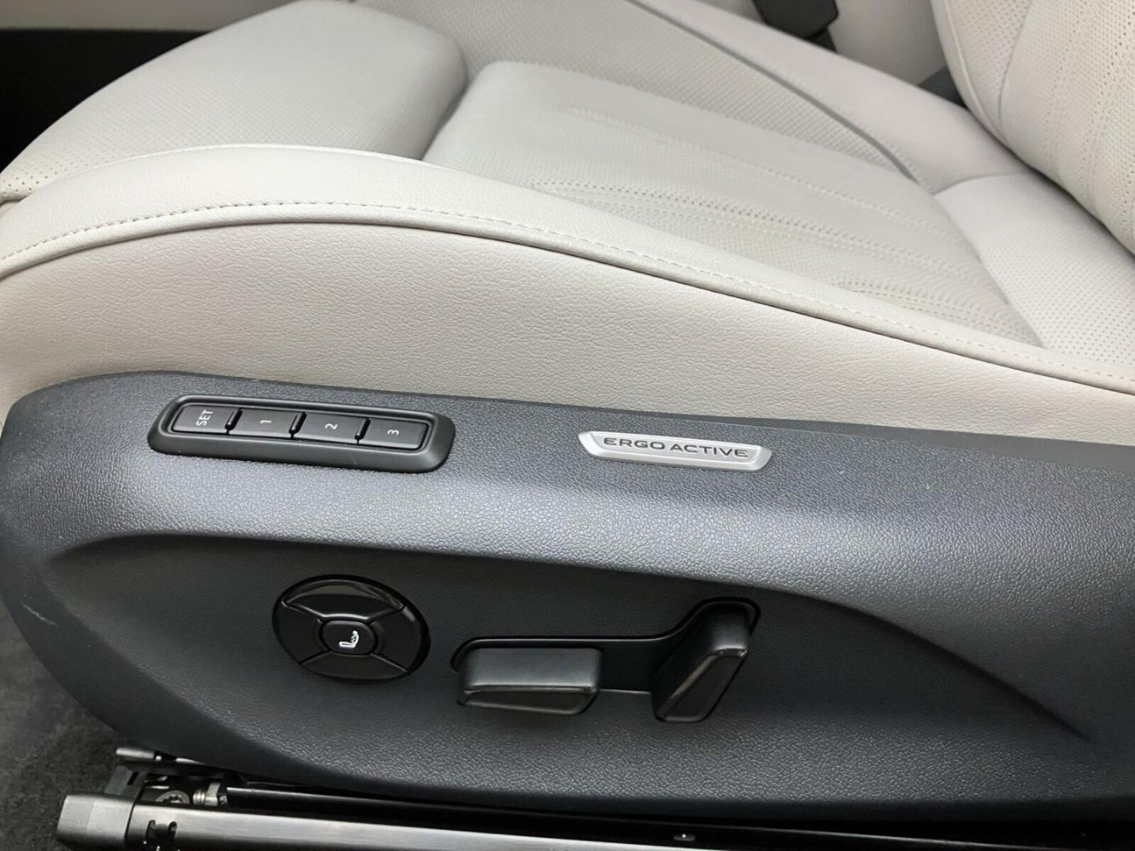 Volkswagen Passat – Bild 18