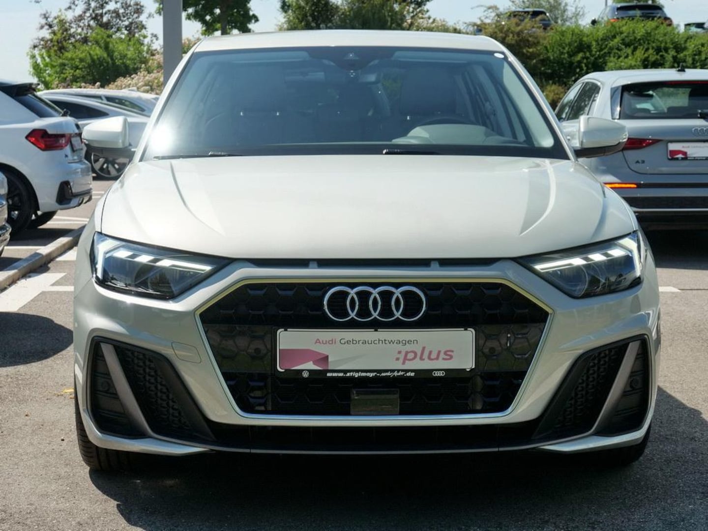Bild über Audi A1 Sportback S line 30 TFSI S tronic - für weitere Informationen kontaktieren Sie den Audi Partner