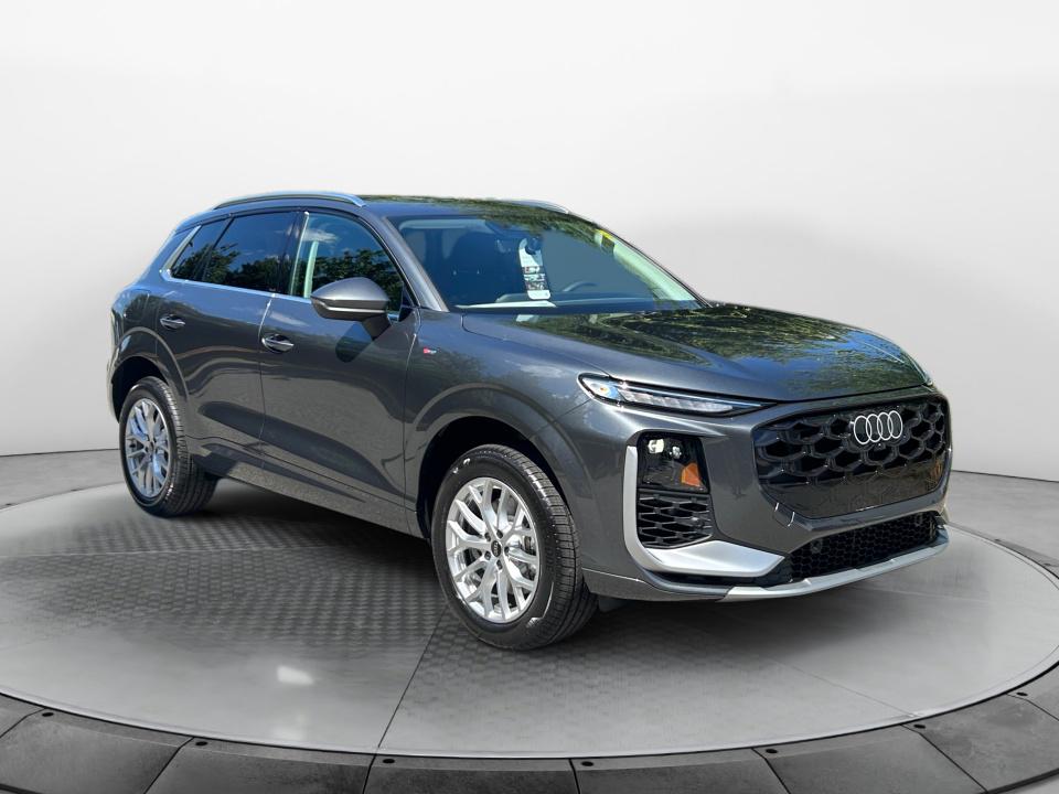 2026 Audi Q3 S line quattro's photo