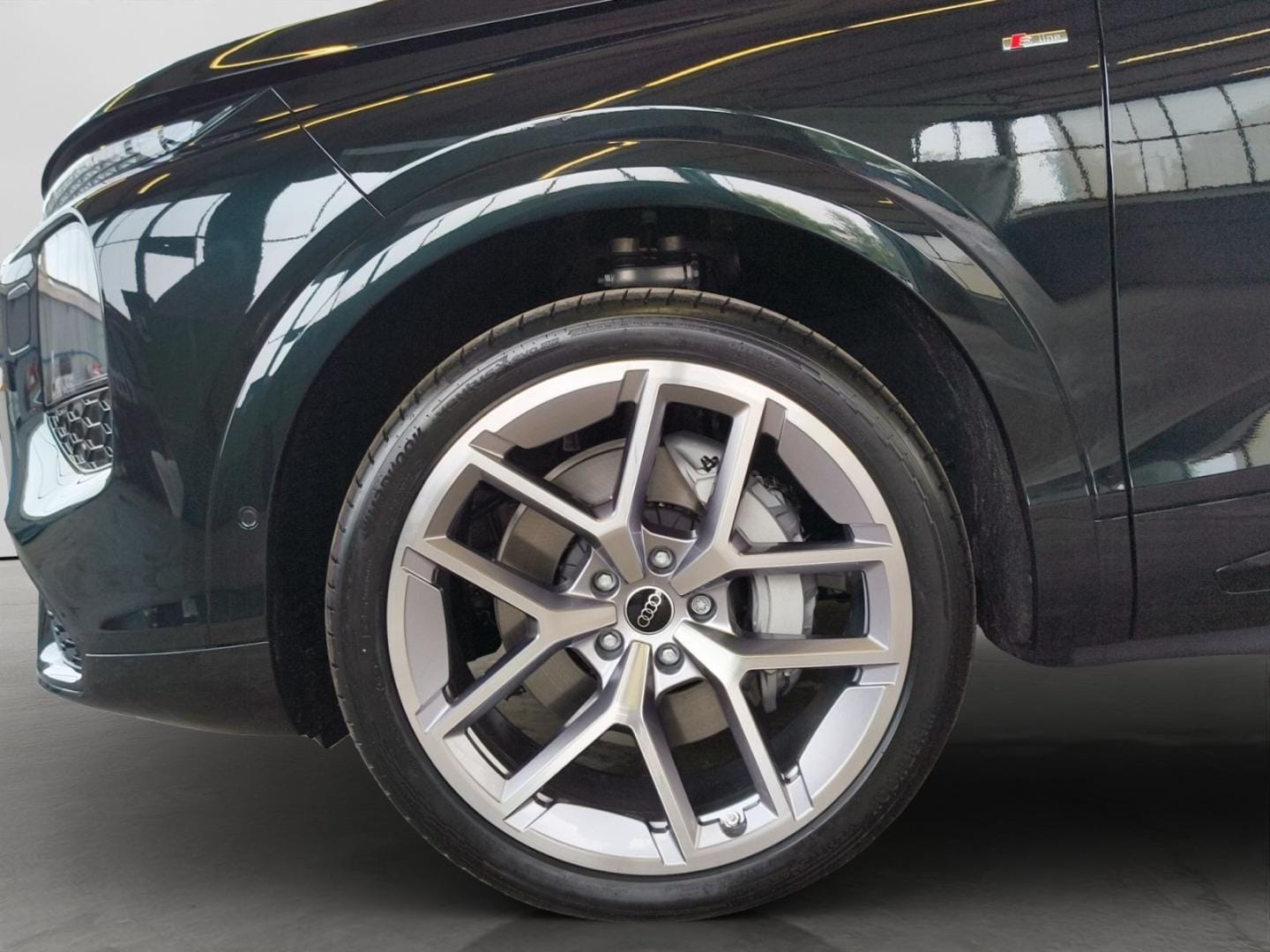 Bild über Audi Q7 SUV TDI quattro 220 kW tiptronic - für weitere Informationen kontaktieren Sie den Audi Partner