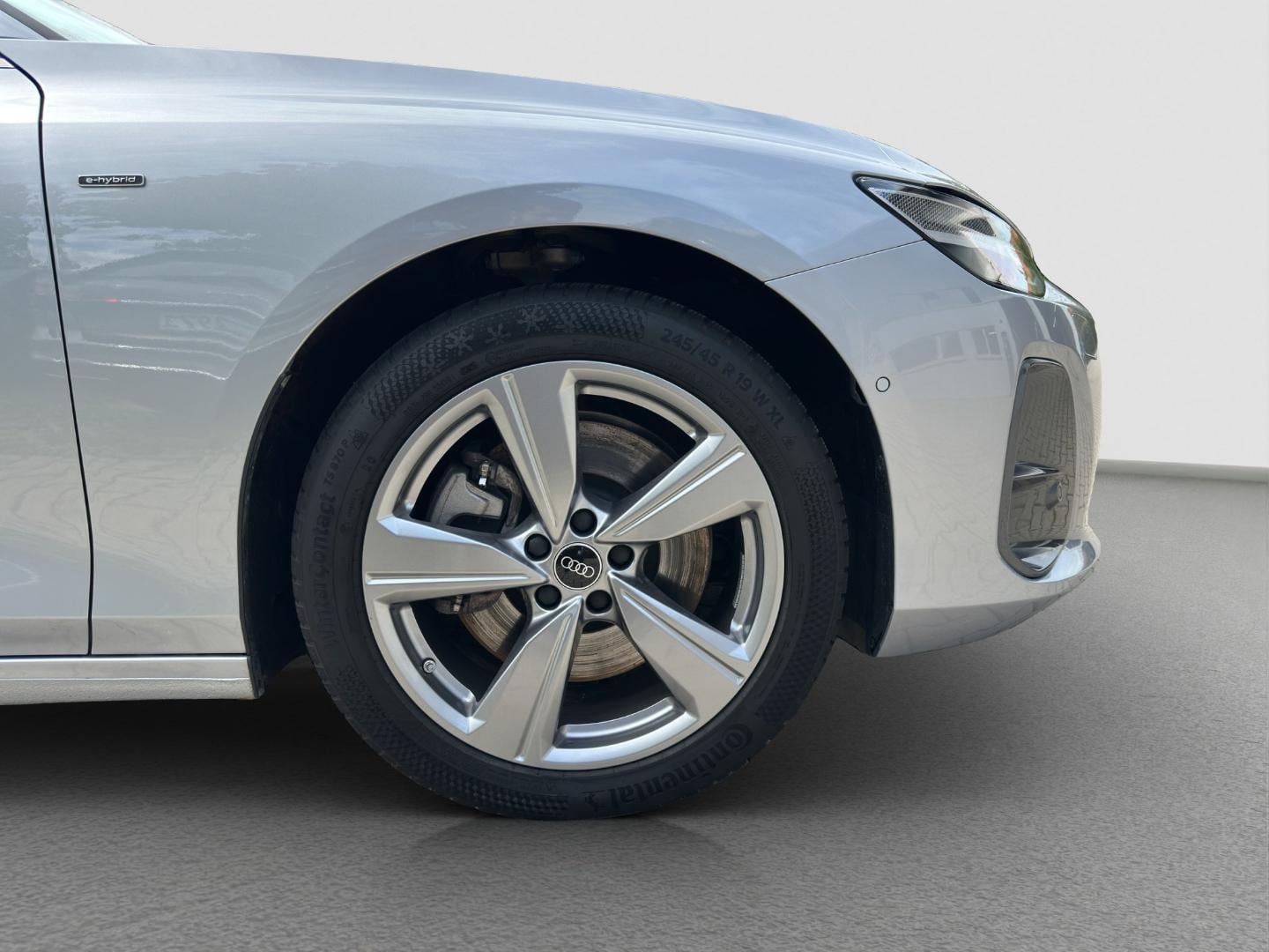 Bild über Audi A6 Avant e-hybrid e-hybrid quattro 220 kW S tronic - für weitere Informationen kontaktieren Sie den Audi Partner