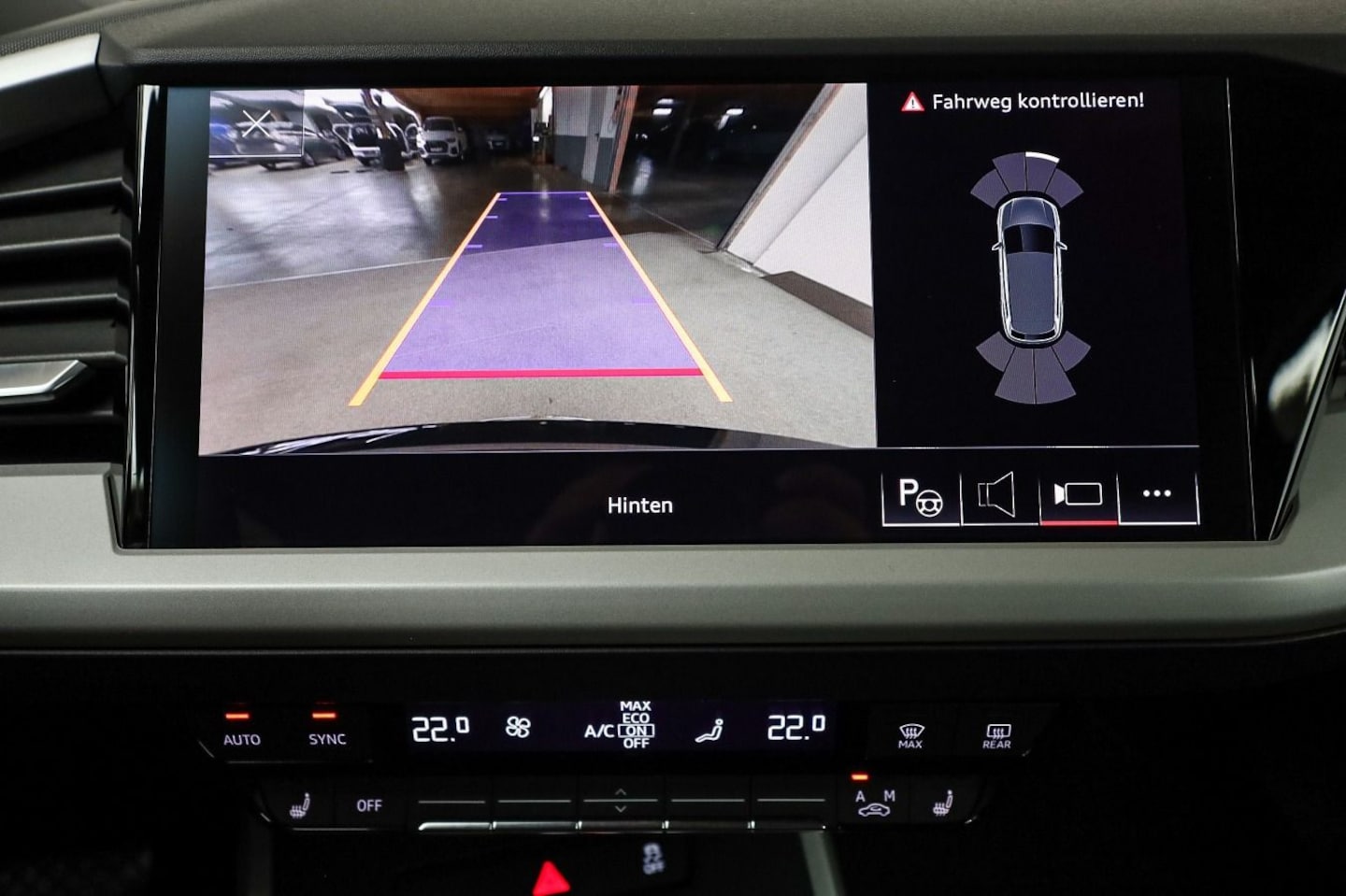 Bild über Audi Q4 e-tron 40 e-tron - für weitere Informationen kontaktieren Sie den Audi Partner