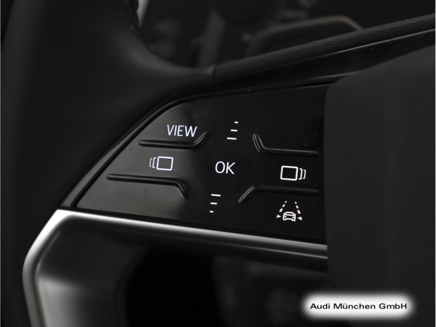 Bild über Audi Q3 SUV TFSI 110 kW S tronic - für weitere Informationen kontaktieren Sie den Audi Partner