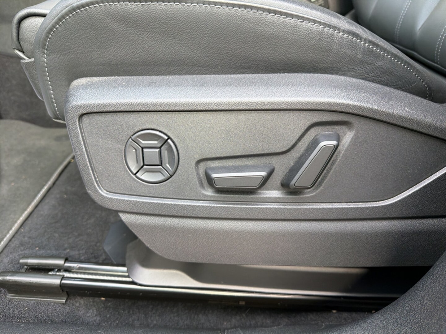 Bild über Audi Q5 Sportback TDI quattro 150 kW S tronic - für weitere Informationen kontaktieren Sie den Audi Partner
