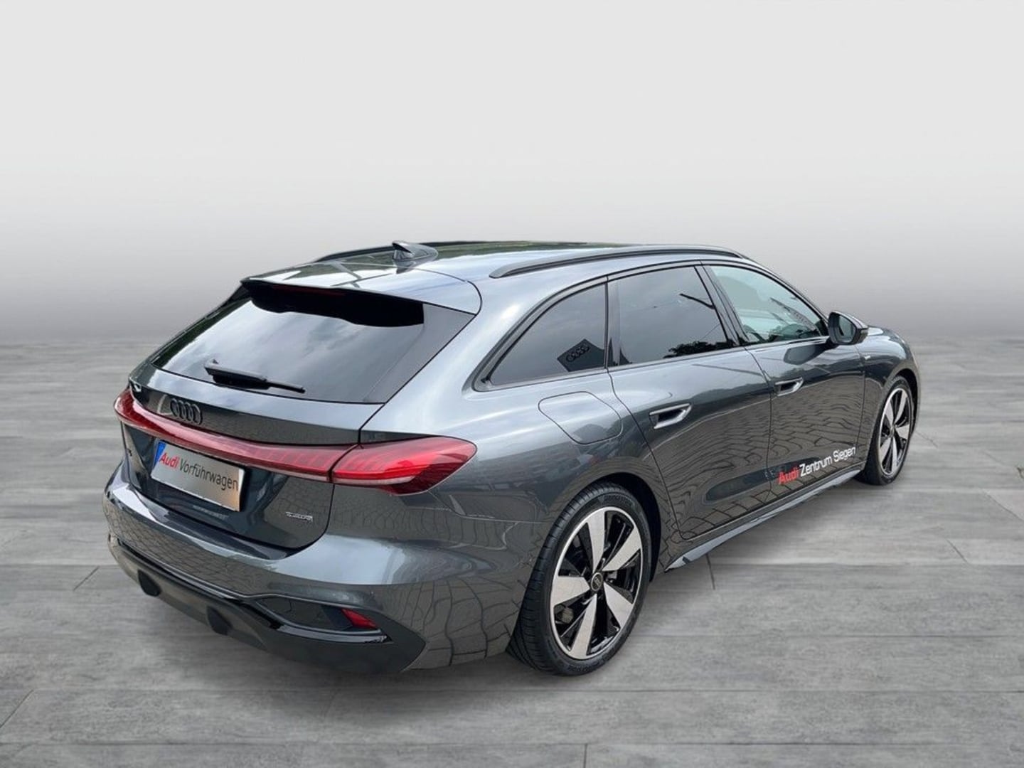 Bild über Audi A5 Avant TDI quattro 150 kW S tronic - für weitere Informationen kontaktieren Sie den Audi Partner