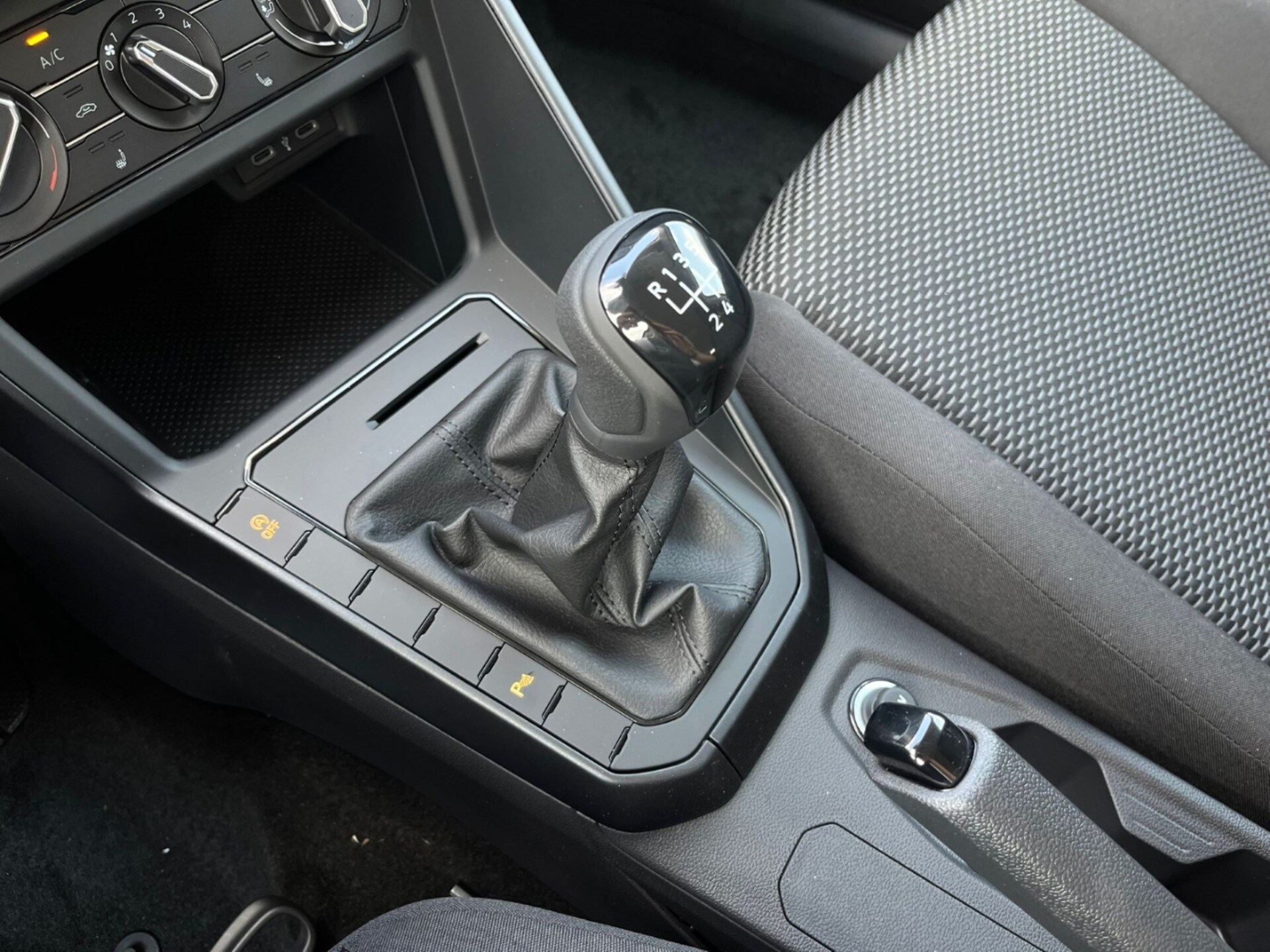 Volkswagen Polo Basis-Modell