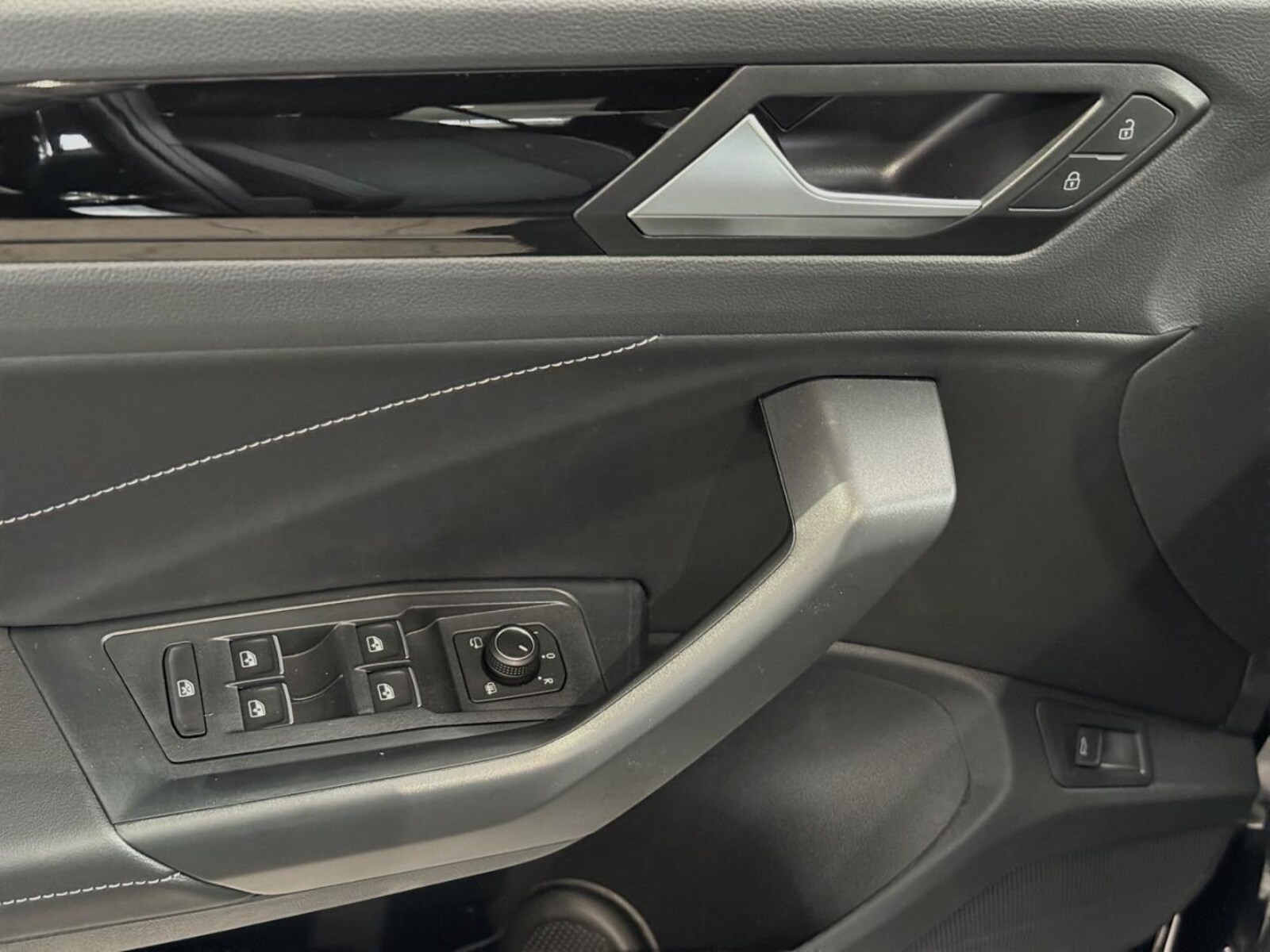 Volkswagen T-Roc – Bild 8
