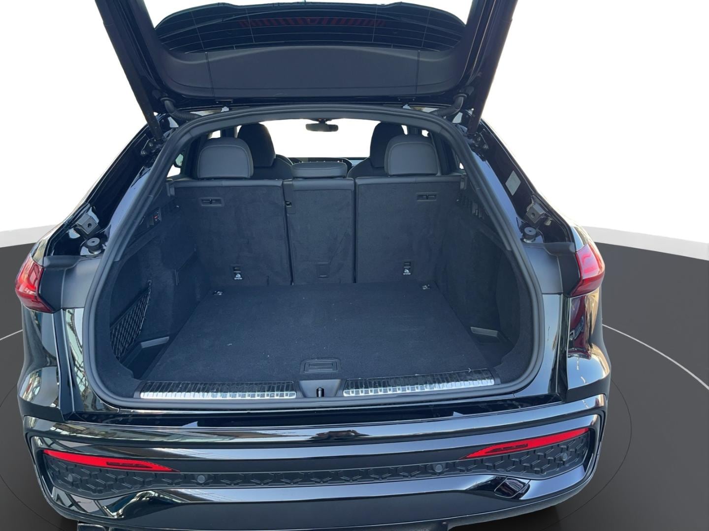 Bild über Audi Q5 Sportback TDI quattro 150 kW S tronic - für weitere Informationen kontaktieren Sie den Audi Partner