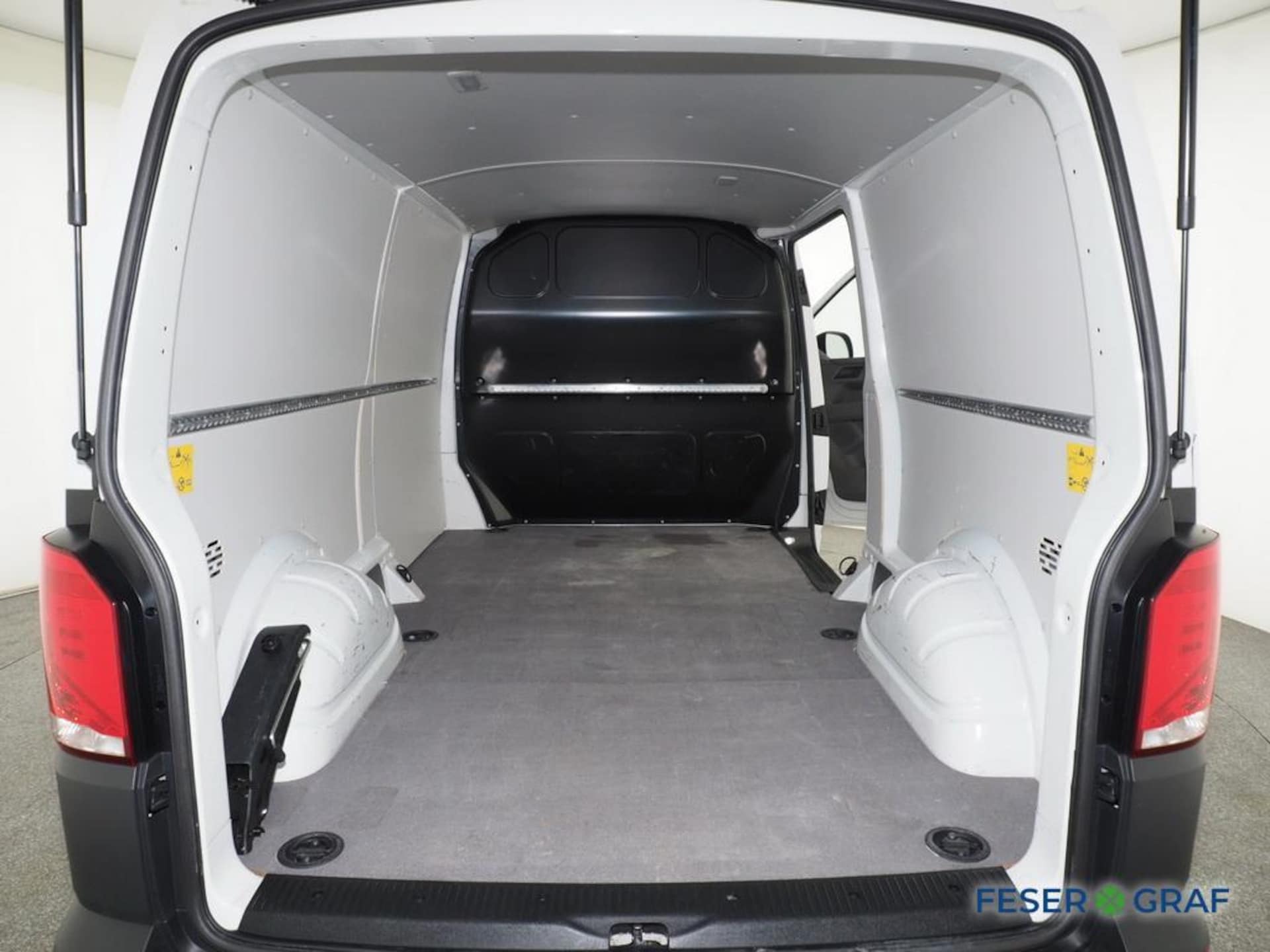 Volkswagen T6.1 Transporter Kasten langer Radstand
