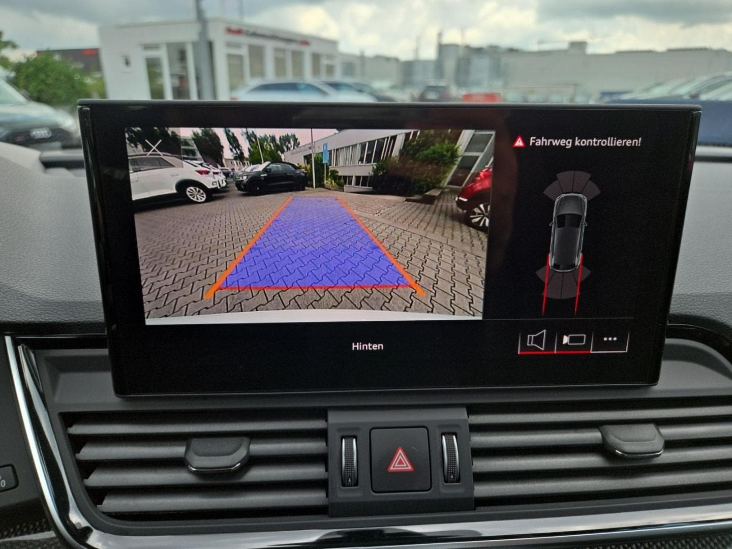 Bild über Audi SQ5 TDI tiptronic - für weitere Informationen kontaktieren Sie den Audi Partner