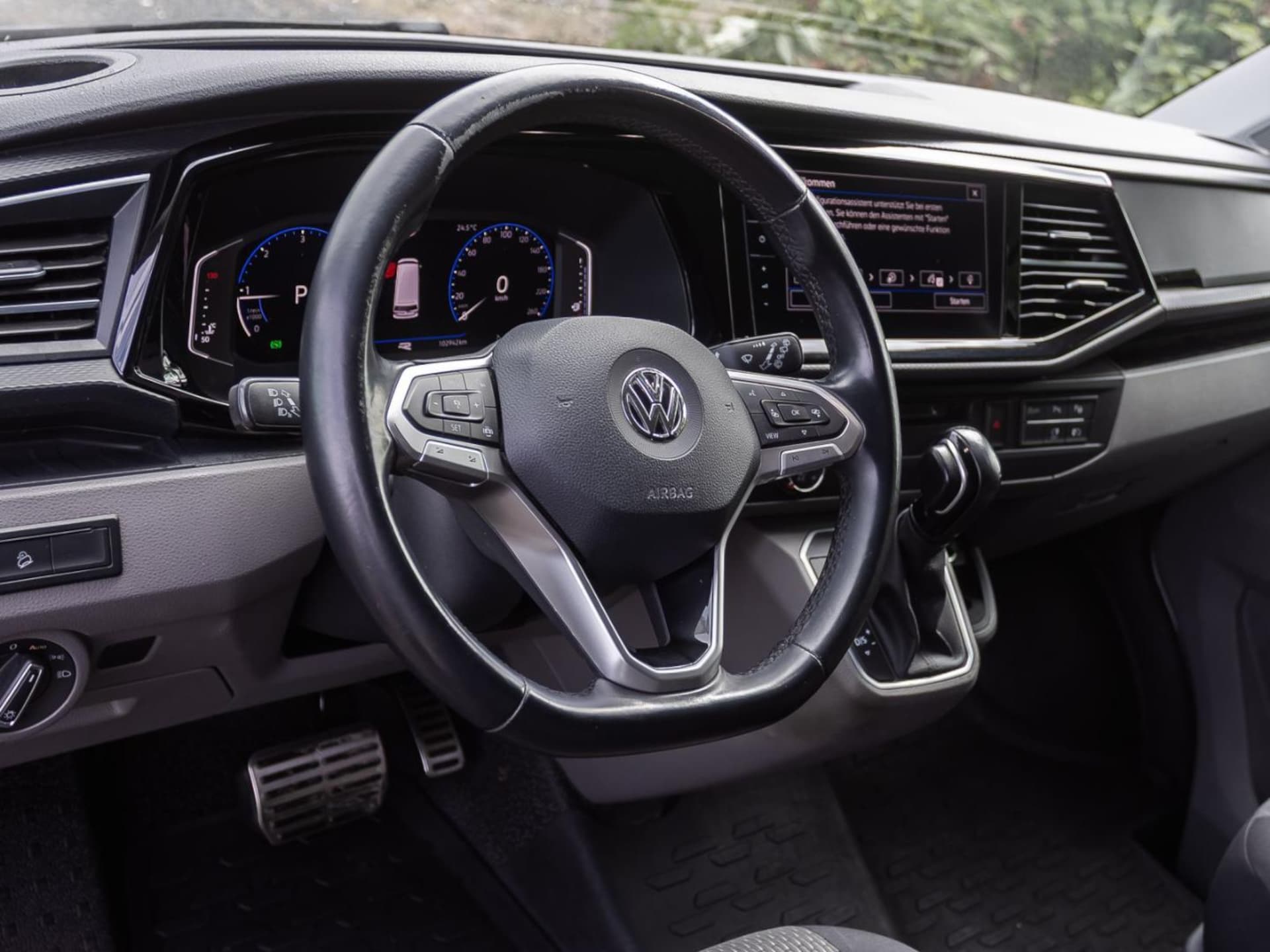 Volkswagen T6.1 Transporter Kombi langer Radstand