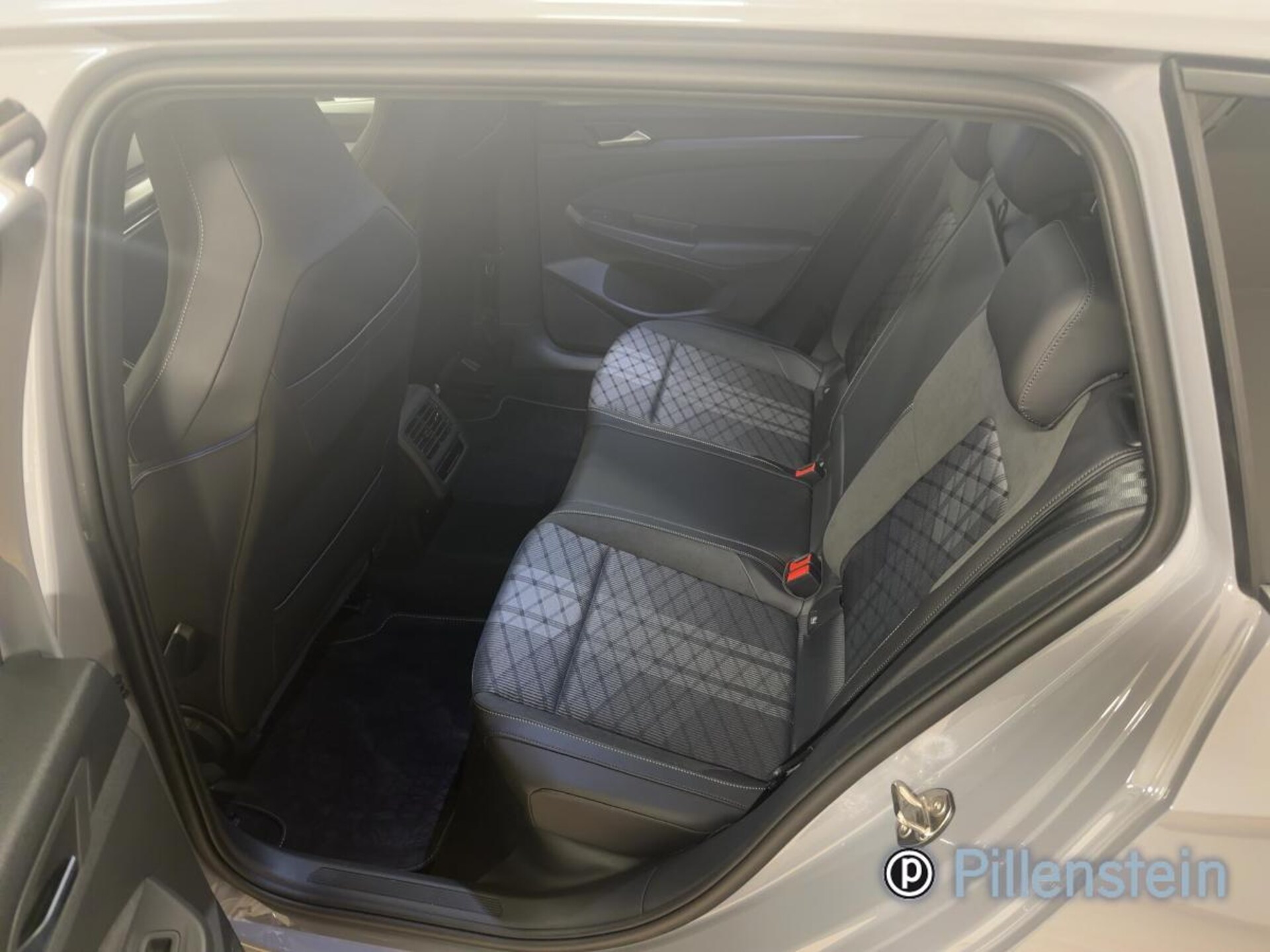 Volkswagen Golf Variant R-Line