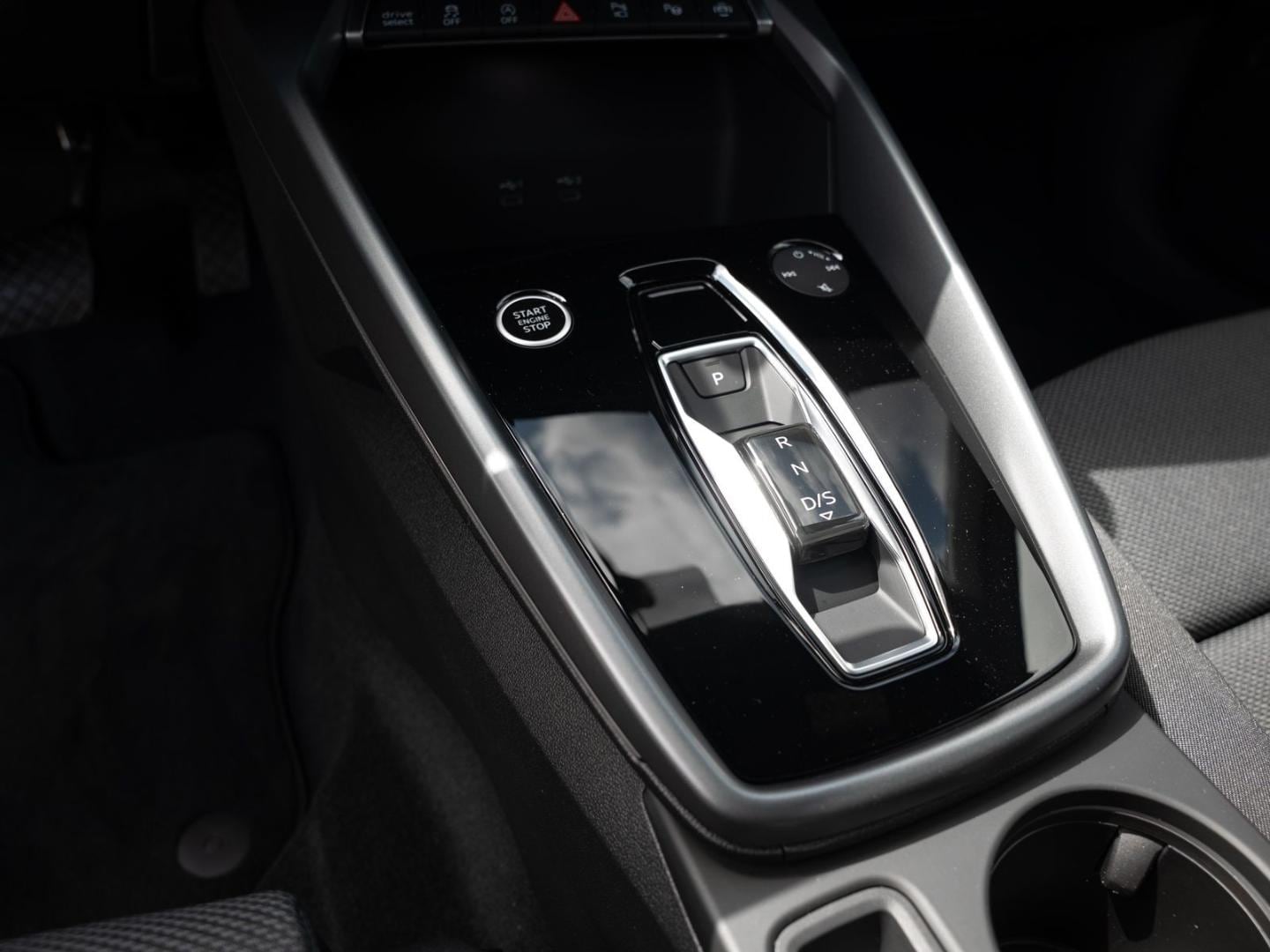 Bild über Audi A3 allstreet 35 TFSI S tronic - für weitere Informationen kontaktieren Sie den Audi Partner