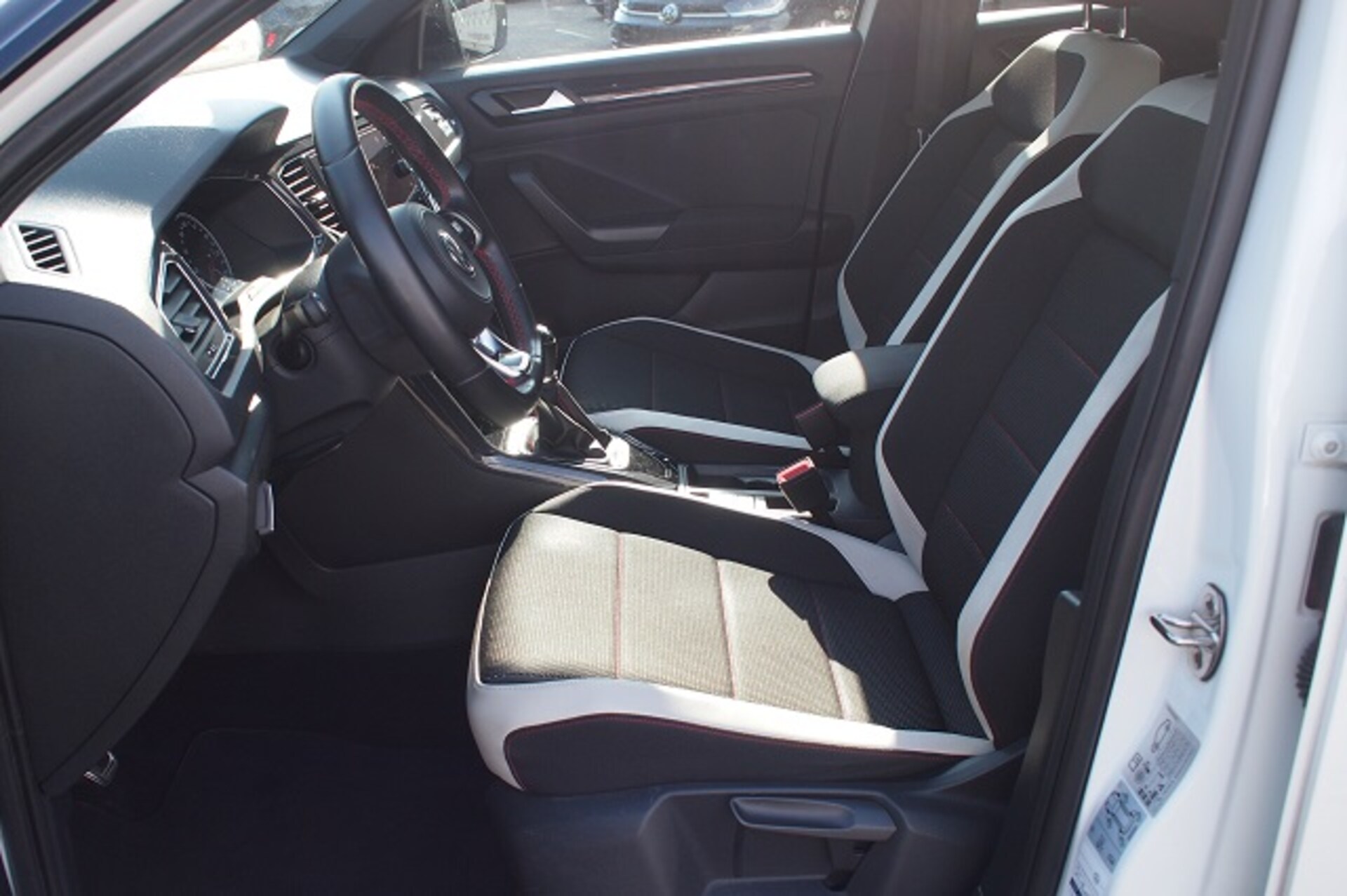 Volkswagen T-Roc Sport