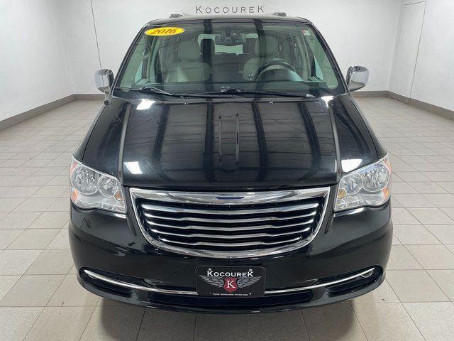 2016 Chrysler Town & Country