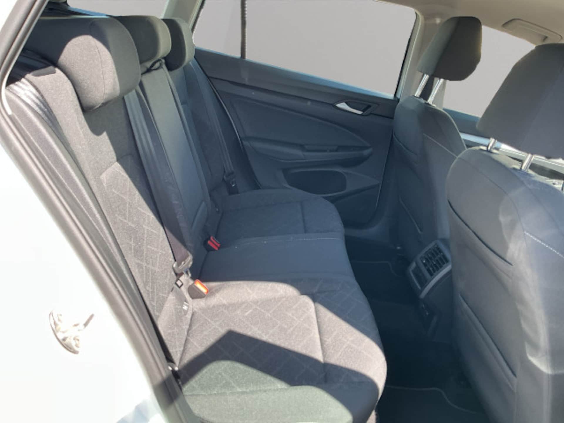 Volkswagen Golf Variant Life