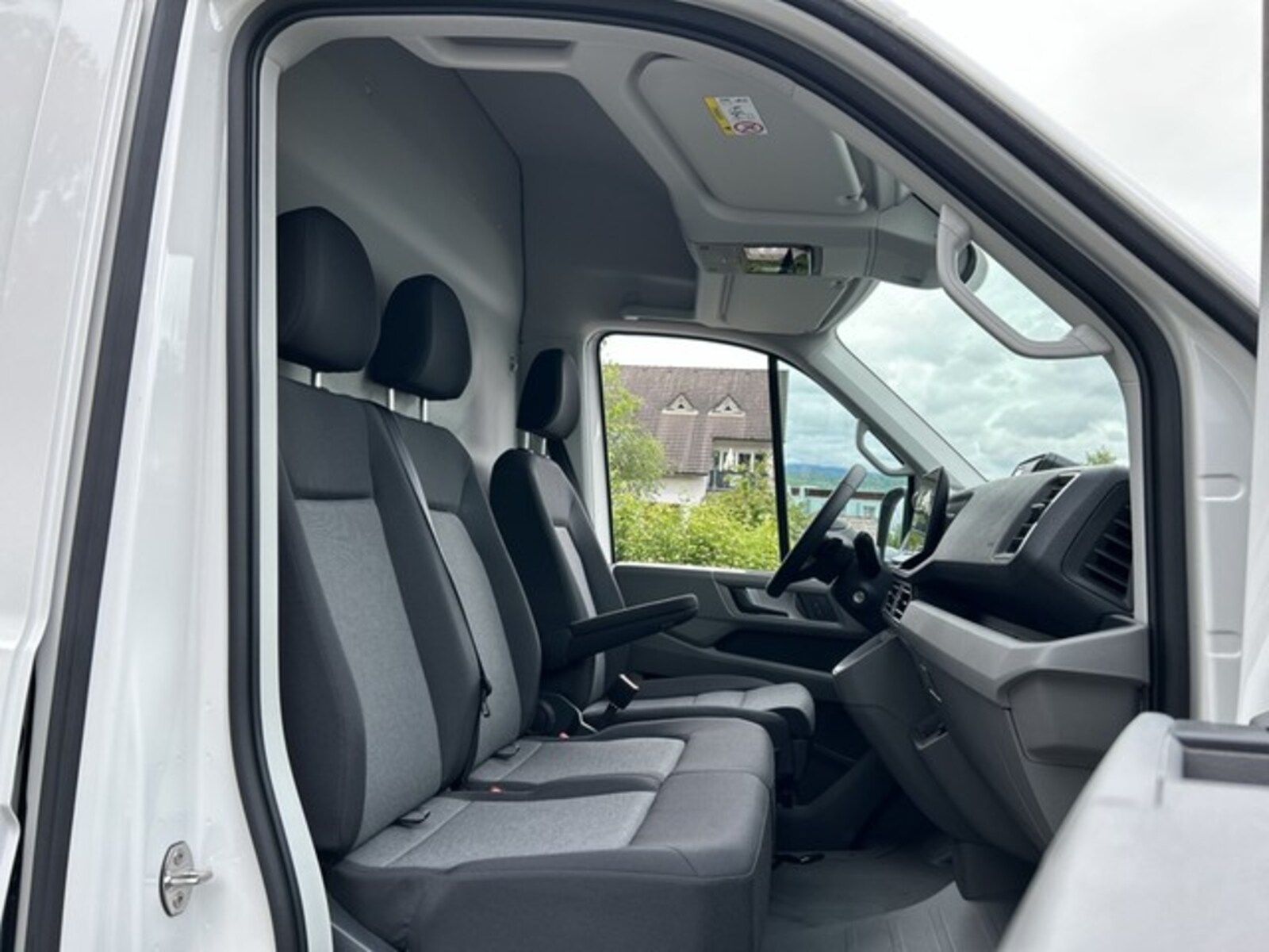 Volkswagen Crafter Kasten mittlerer Radstand – Bild 11