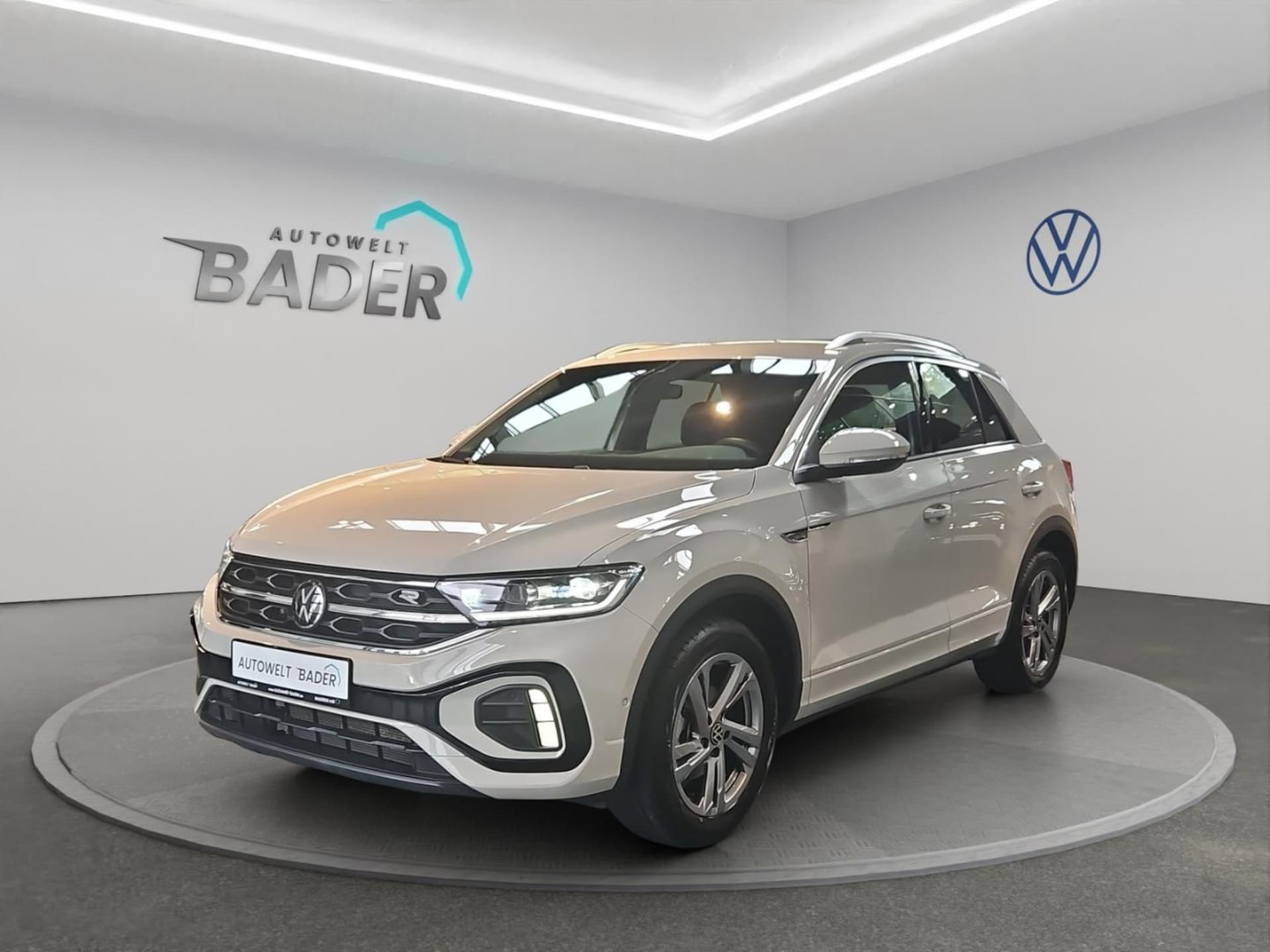 Volkswagen T-Roc 2024 — T-Roc 1.0 TSI R-line ACC SHZ