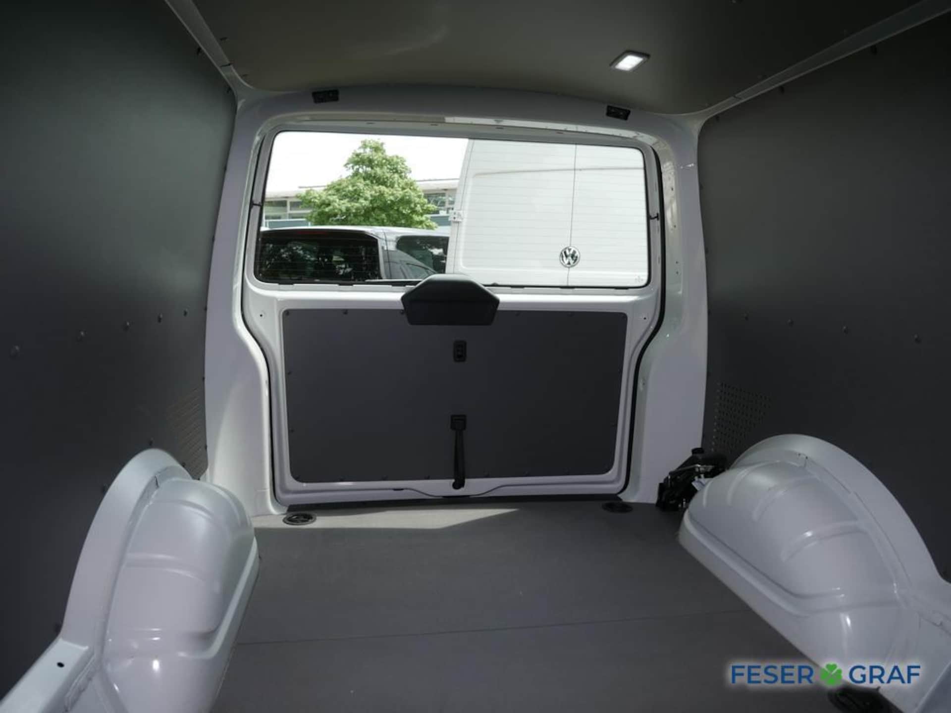 Volkswagen T6.1 Transporter Kasten langer Radstand