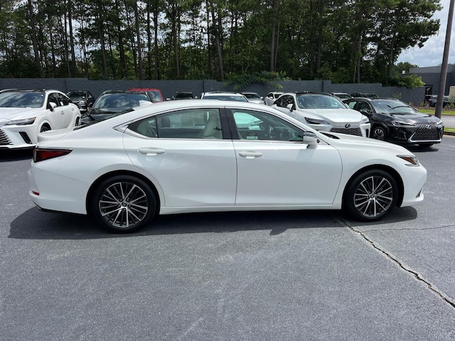 2022 Lexus ES 350