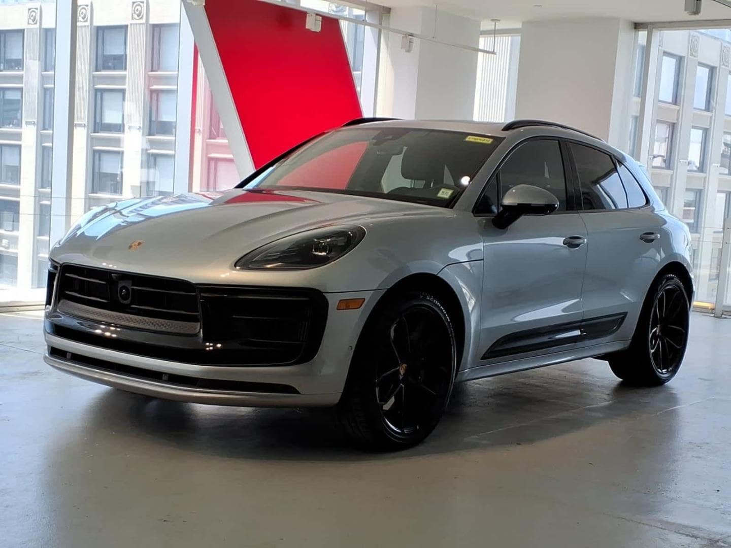 2025 Porsche Macan GTS