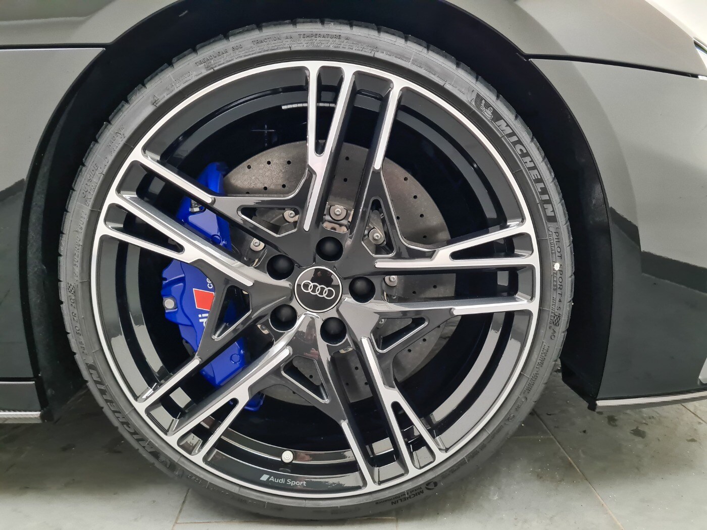 Audi R8 Spyder V10 performance quattro