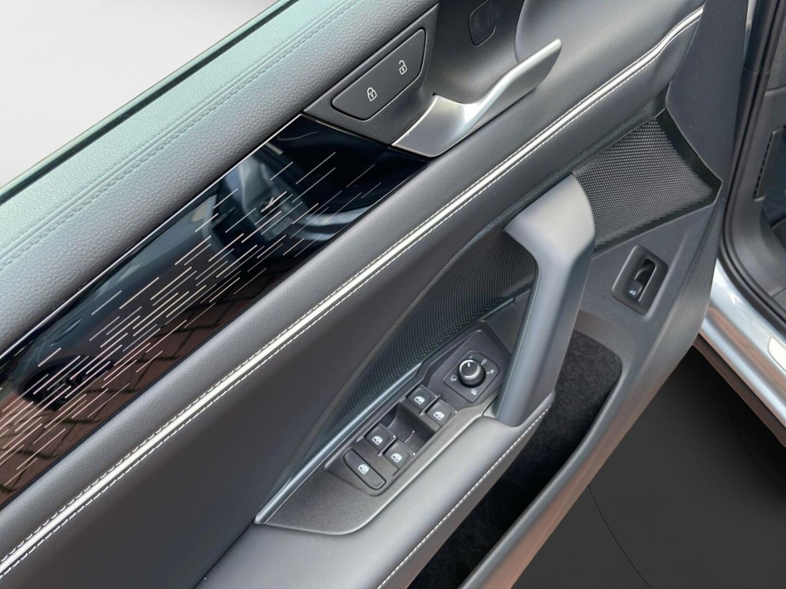 Volkswagen Tiguan – Bild 11