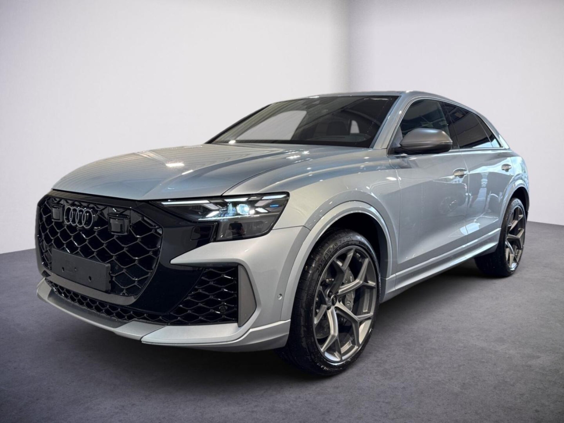 Audi RS Q8 SUV performance