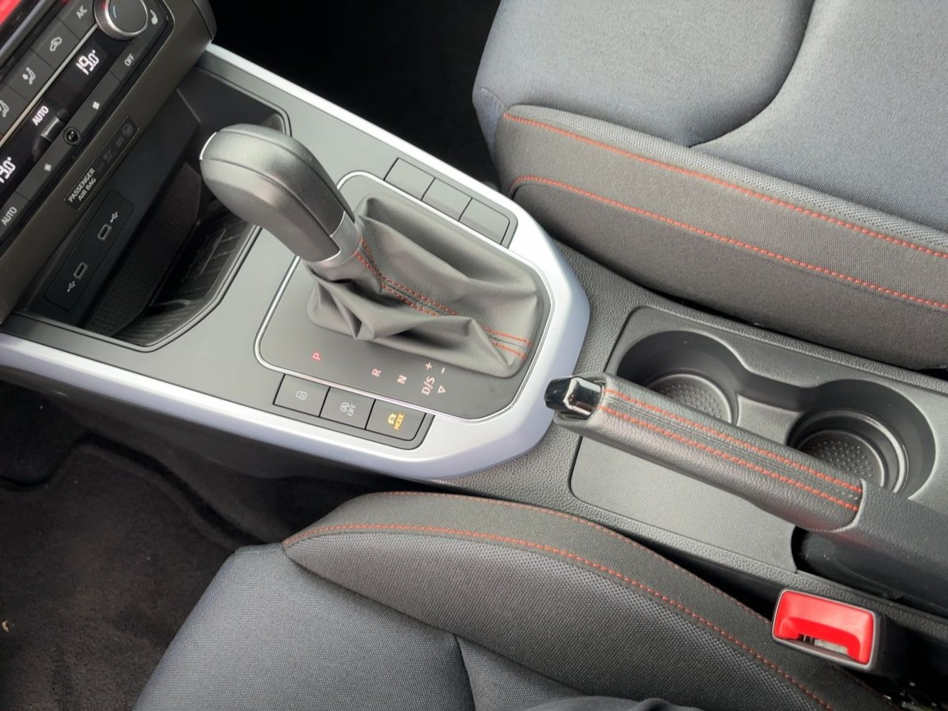 SEAT Arona FR