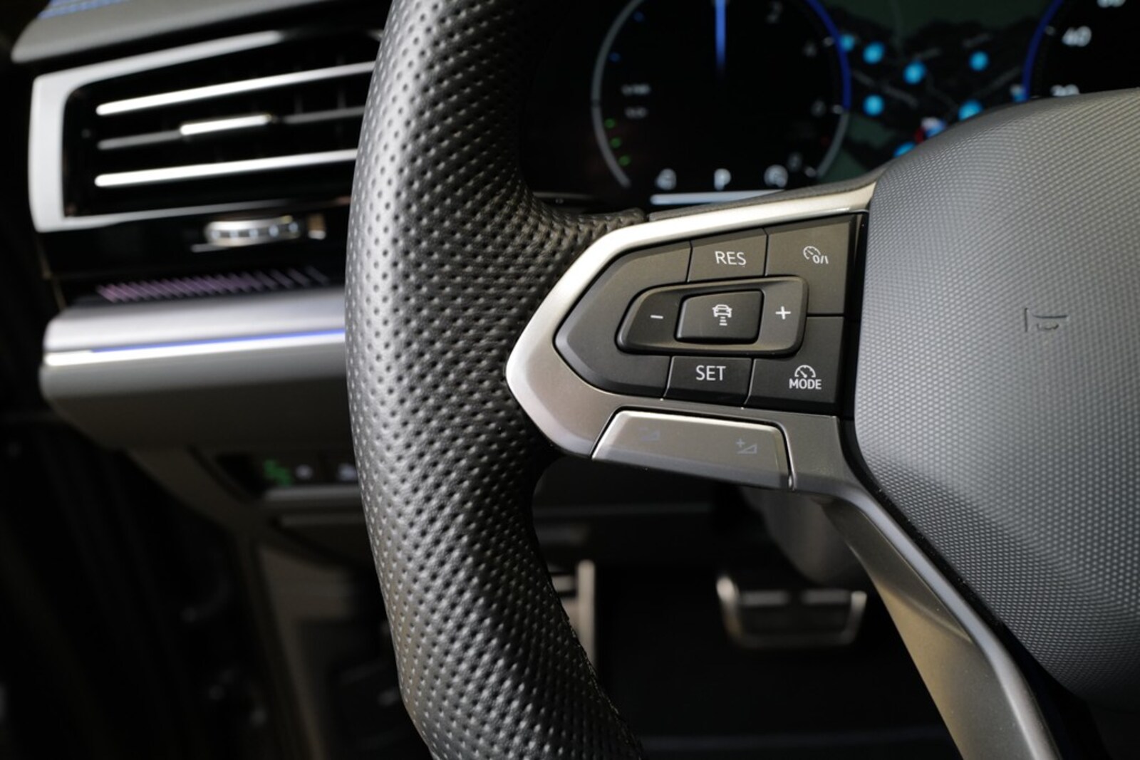 Volkswagen Touareg – Bild 15
