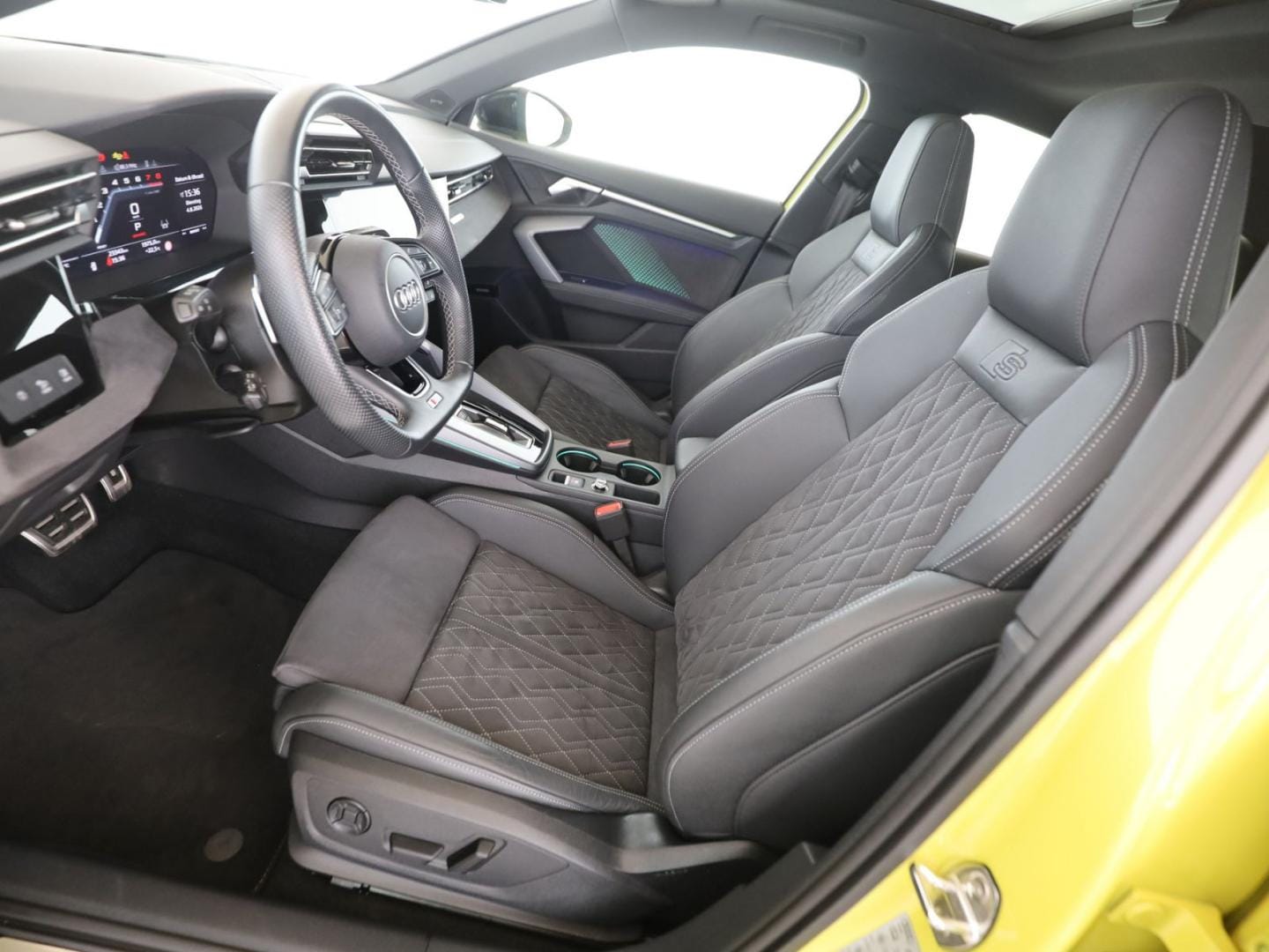 Bild über Audi S3 Sportback TFSI quattro S tronic - für weitere Informationen kontaktieren Sie den Audi Partner