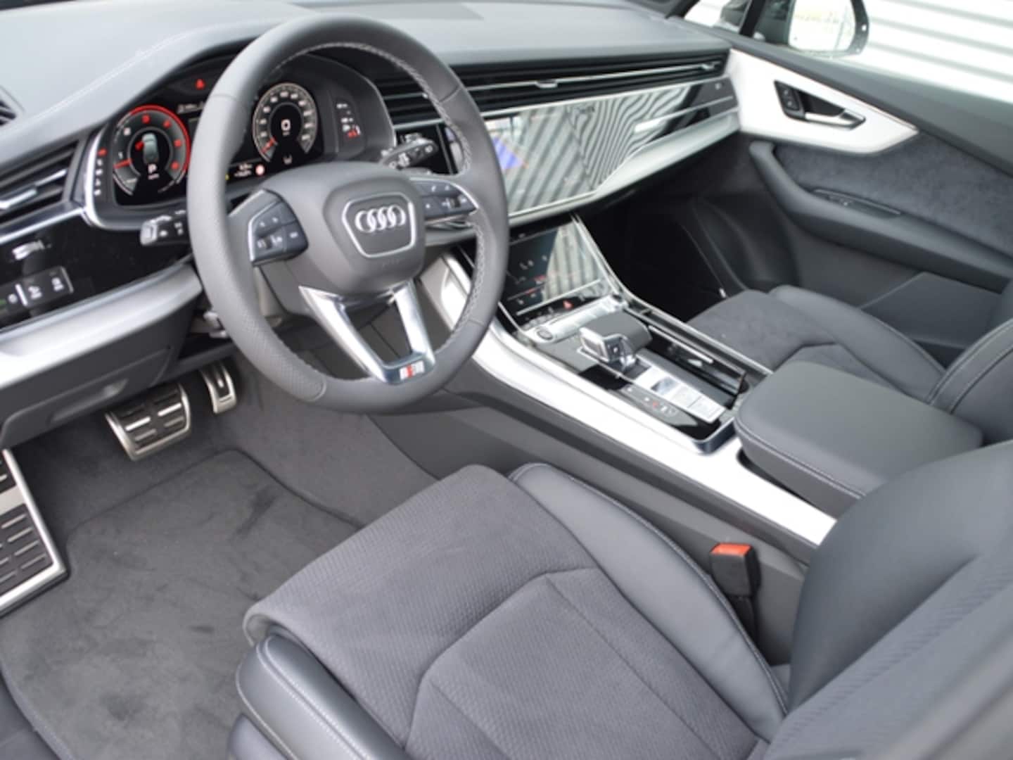 Bild über Audi Q7 competition plus 50 TDI quattro tiptronic - für weitere Informationen kontaktieren Sie den Audi Partner