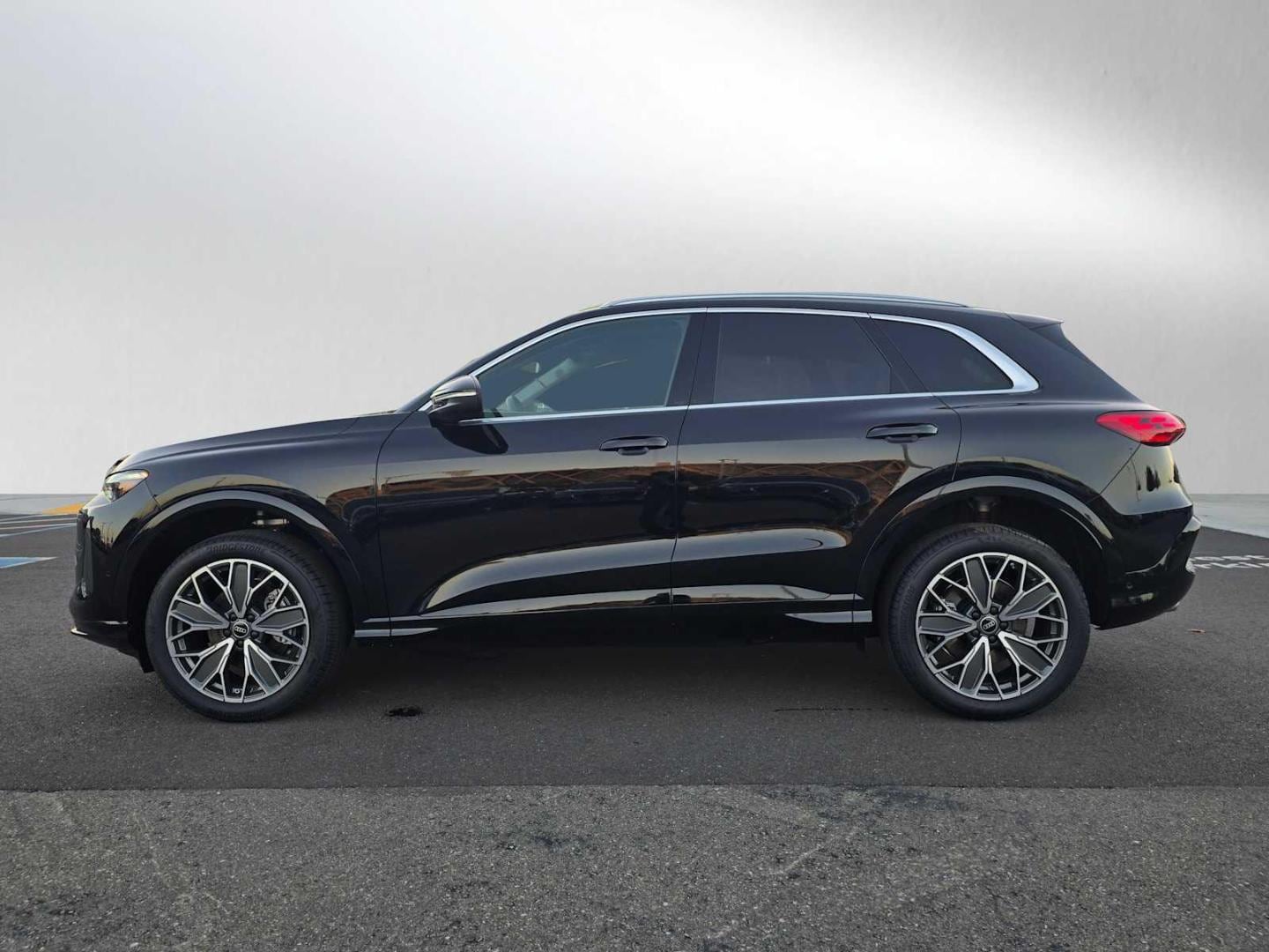2025 Audi Q5 Premium Plus - Photo 7