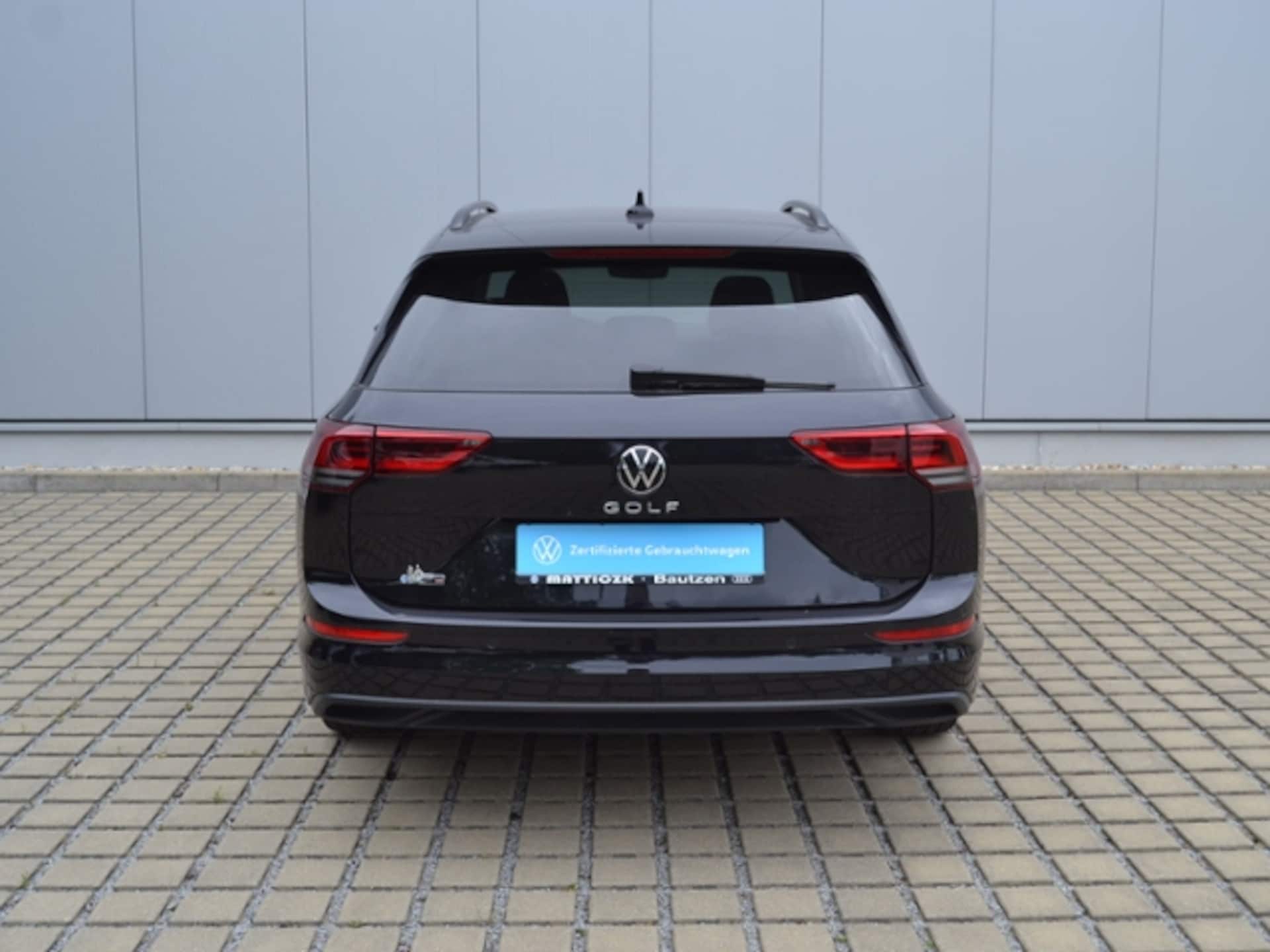 Volkswagen Golf Variant Life