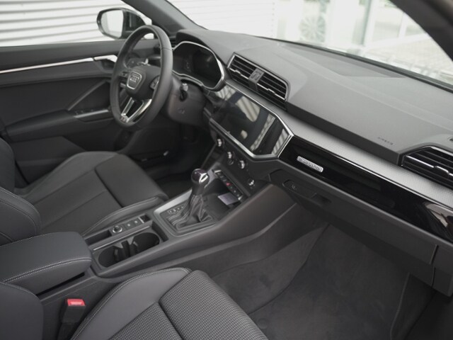 Image about Audi Q3 S line 40 TDI quattro S tronic