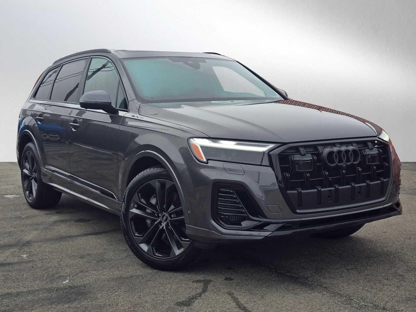 2026 Audi Q7 55 Premium Plus quattro Tiptronic's photo