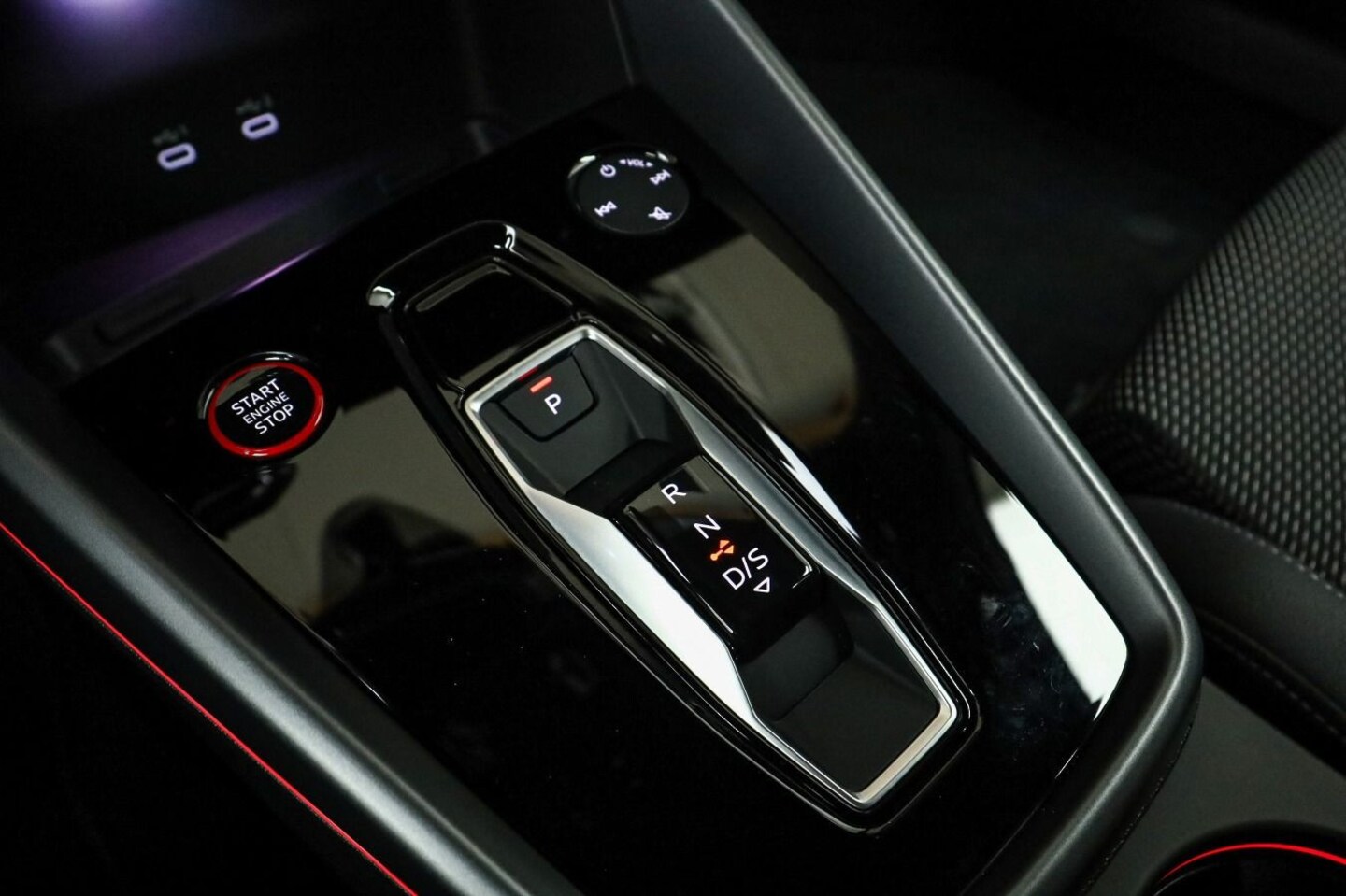 Bild über Audi S3 Sportback TFSI quattro S tronic - für weitere Informationen kontaktieren Sie den Audi Partner