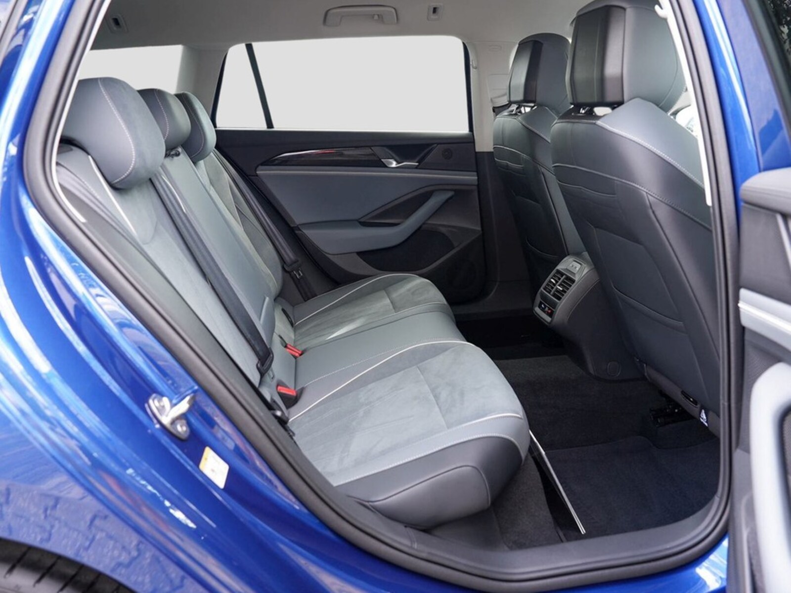 Volkswagen Passat – Bild 9