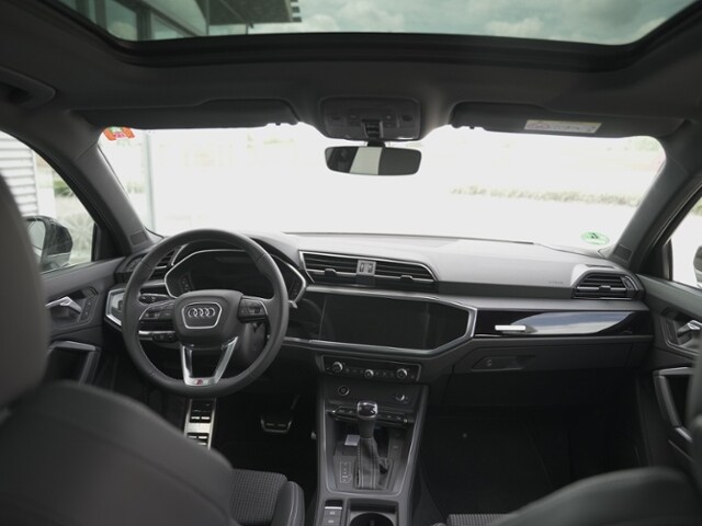 Image about Audi Q3 S line 40 TDI quattro S tronic