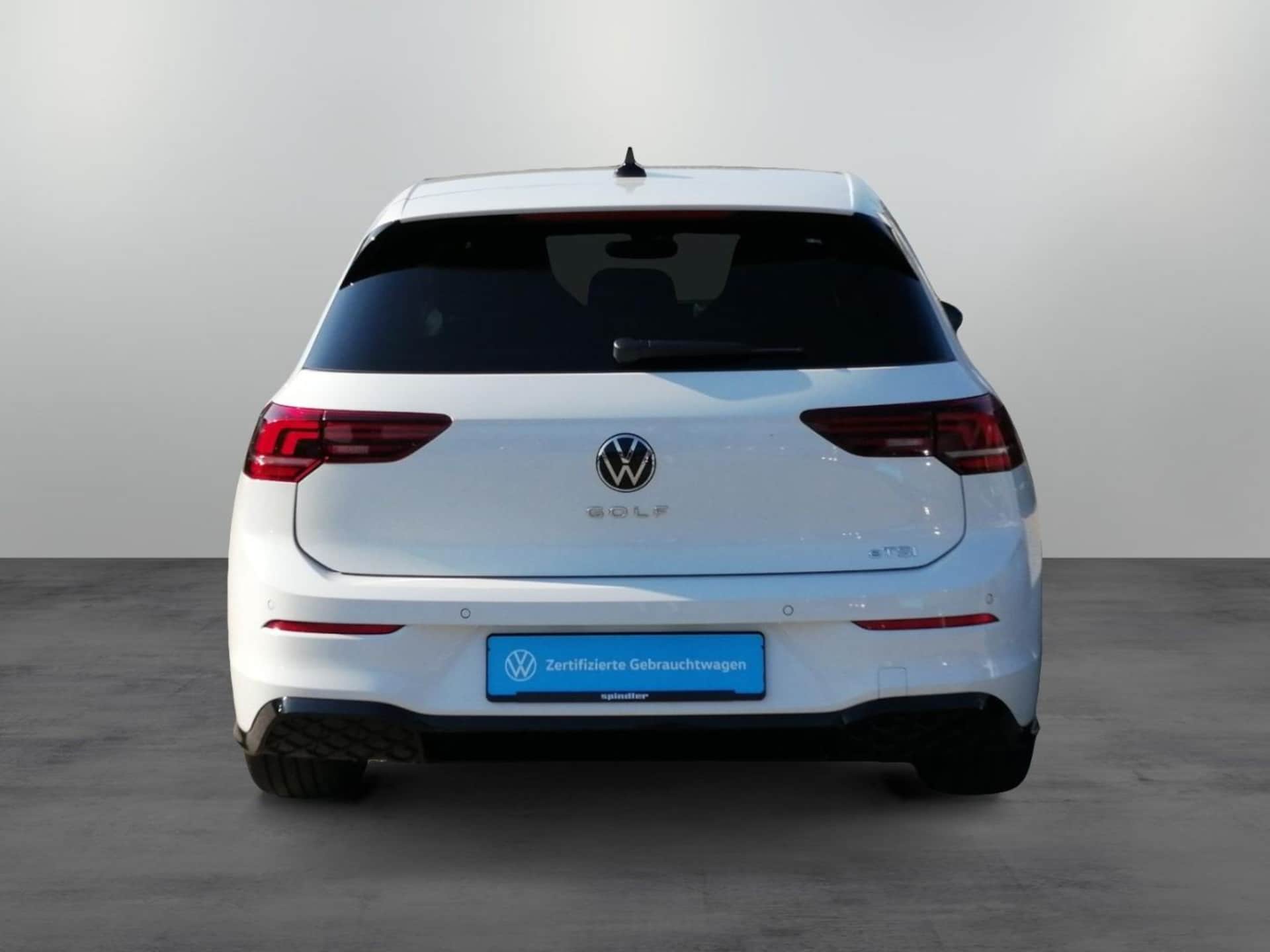 Volkswagen Golf R-Line