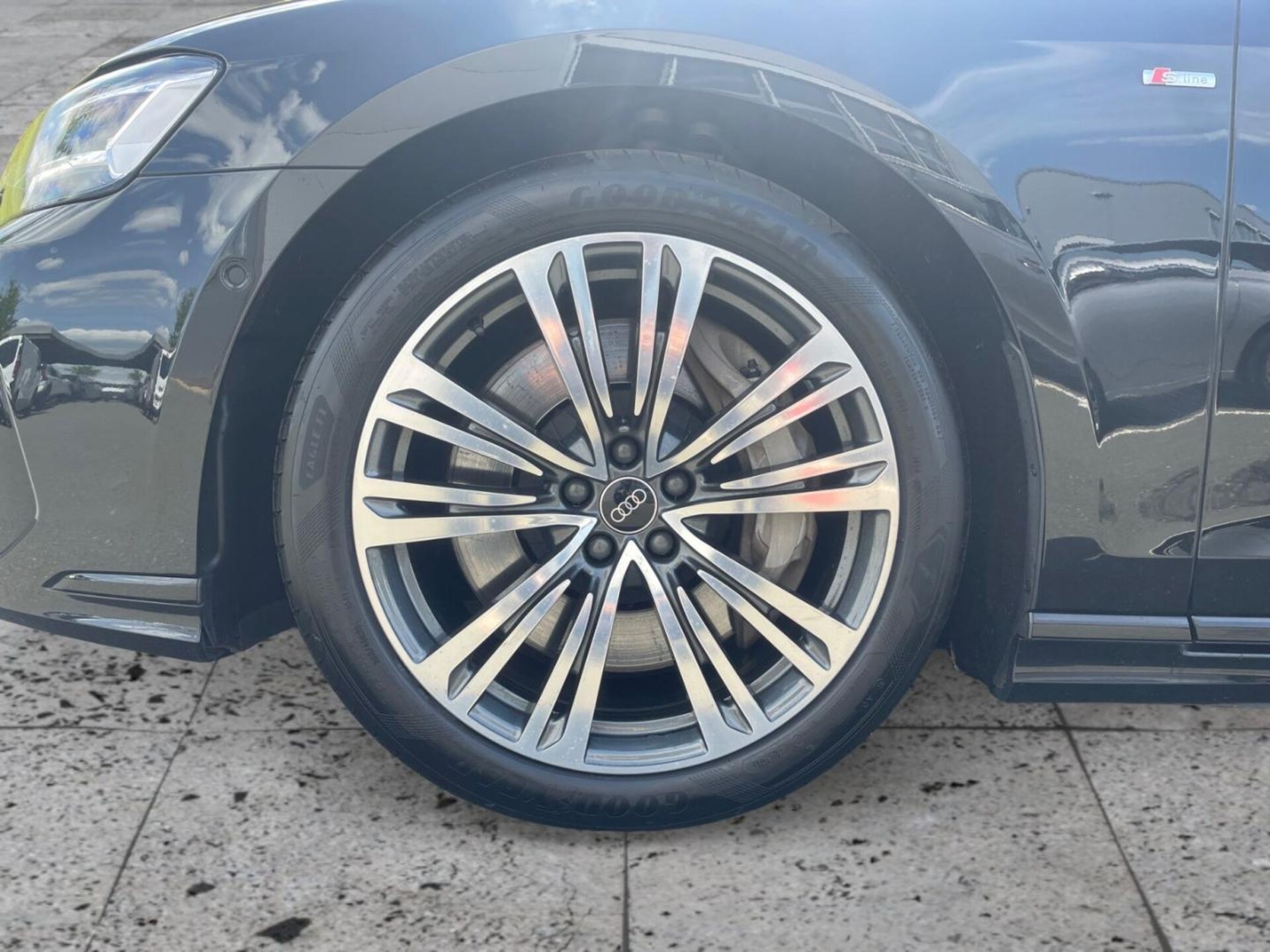 Audi A8 TFSI e