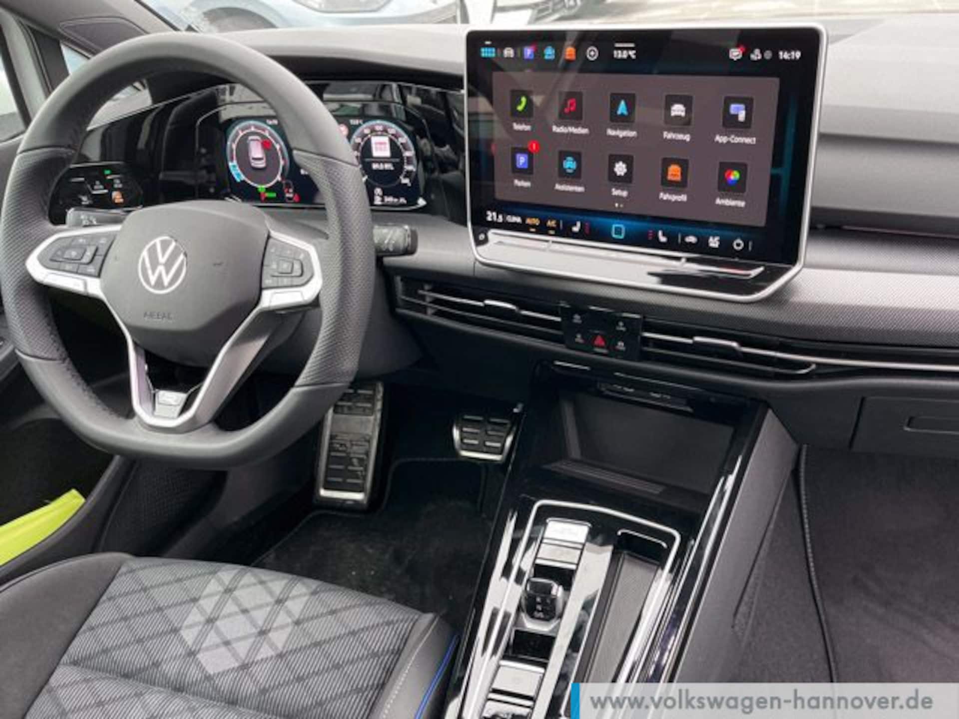Volkswagen Golf R-Line