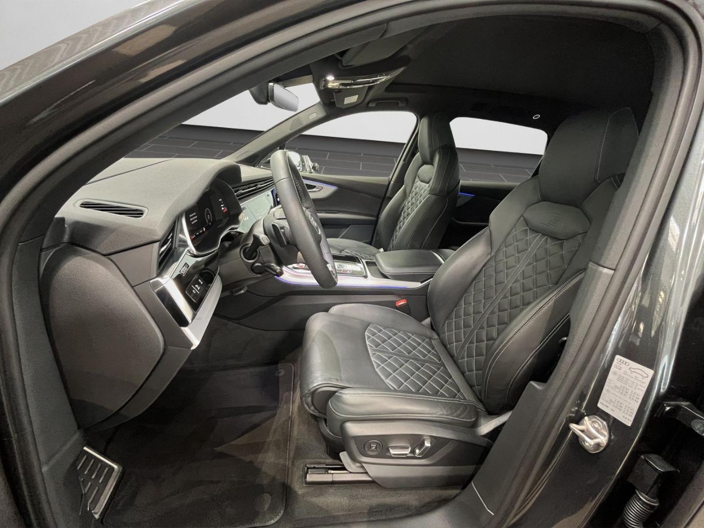 Image about Audi SQ7 TFSI quattro tiptronic