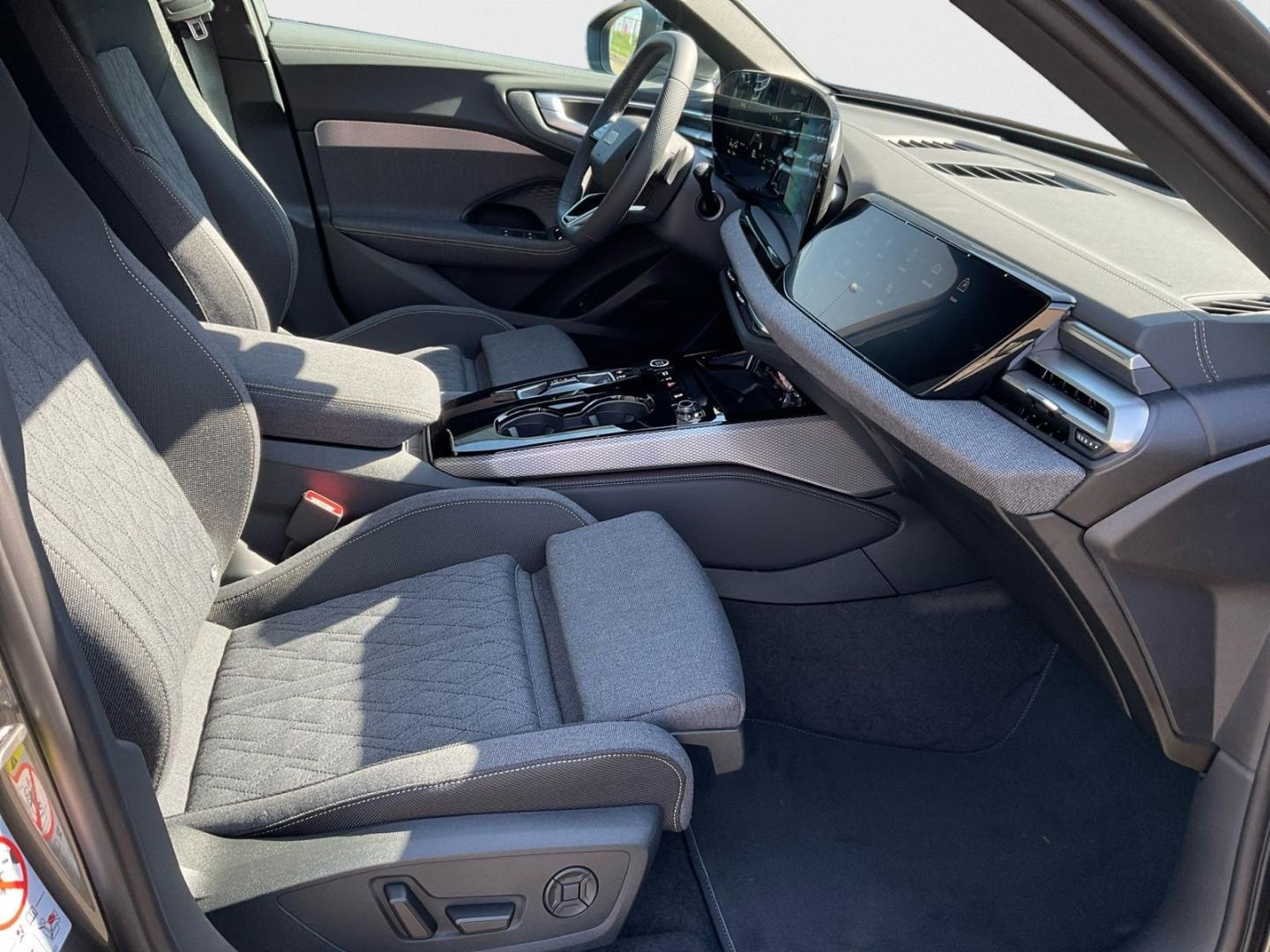 Bild über Audi A5 Avant e-hybrid e-hybrid quattro 220 kW S tronic - für weitere Informationen kontaktieren Sie den Audi Partner